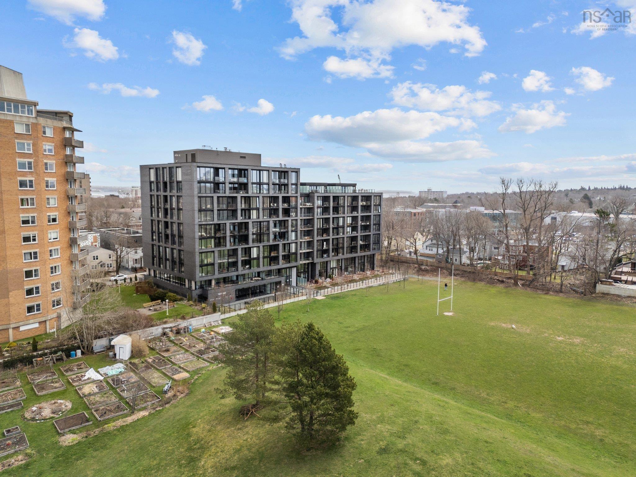 618 1048 Wellington Street photo #24