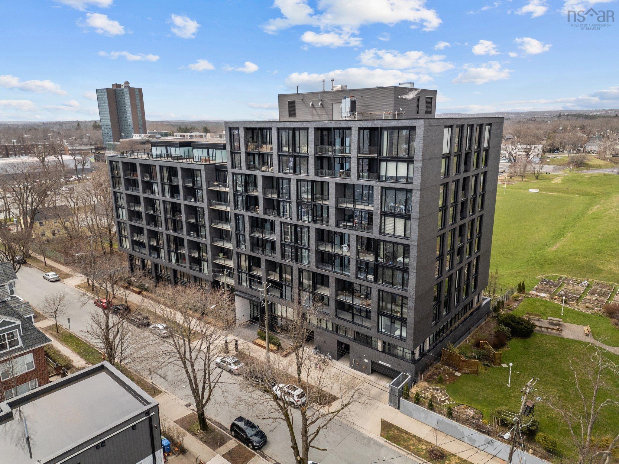 618 1048 Wellington Street photo #24