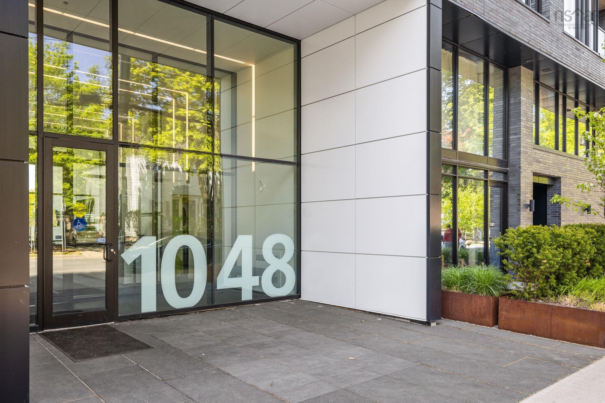 618 1048 Wellington Street photo #25