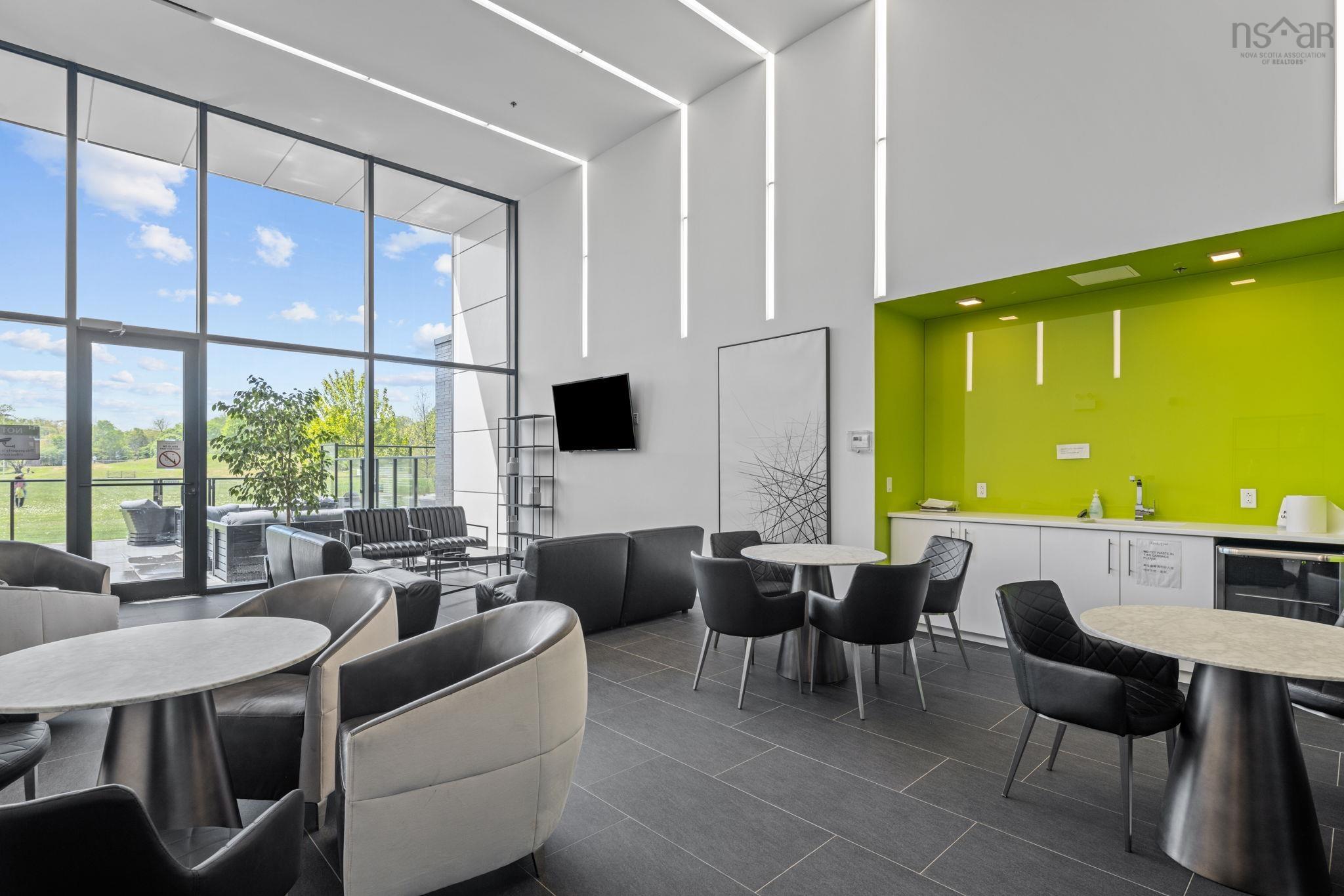 618 1048 Wellington Street photo #26