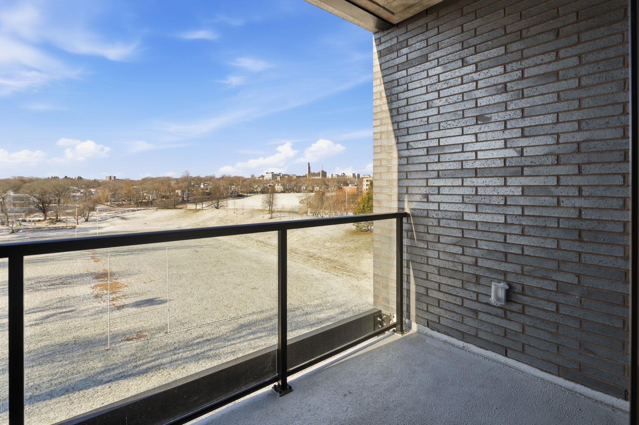 618 1048 Wellington Street photo #28