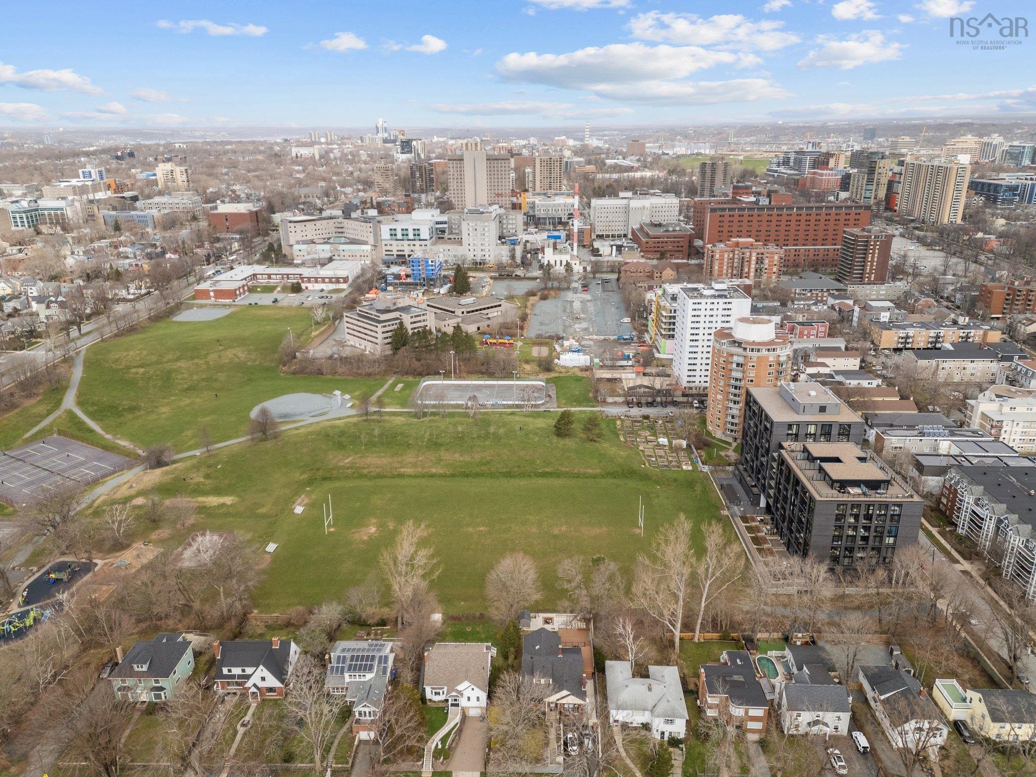 618 1048 Wellington Street photo #30