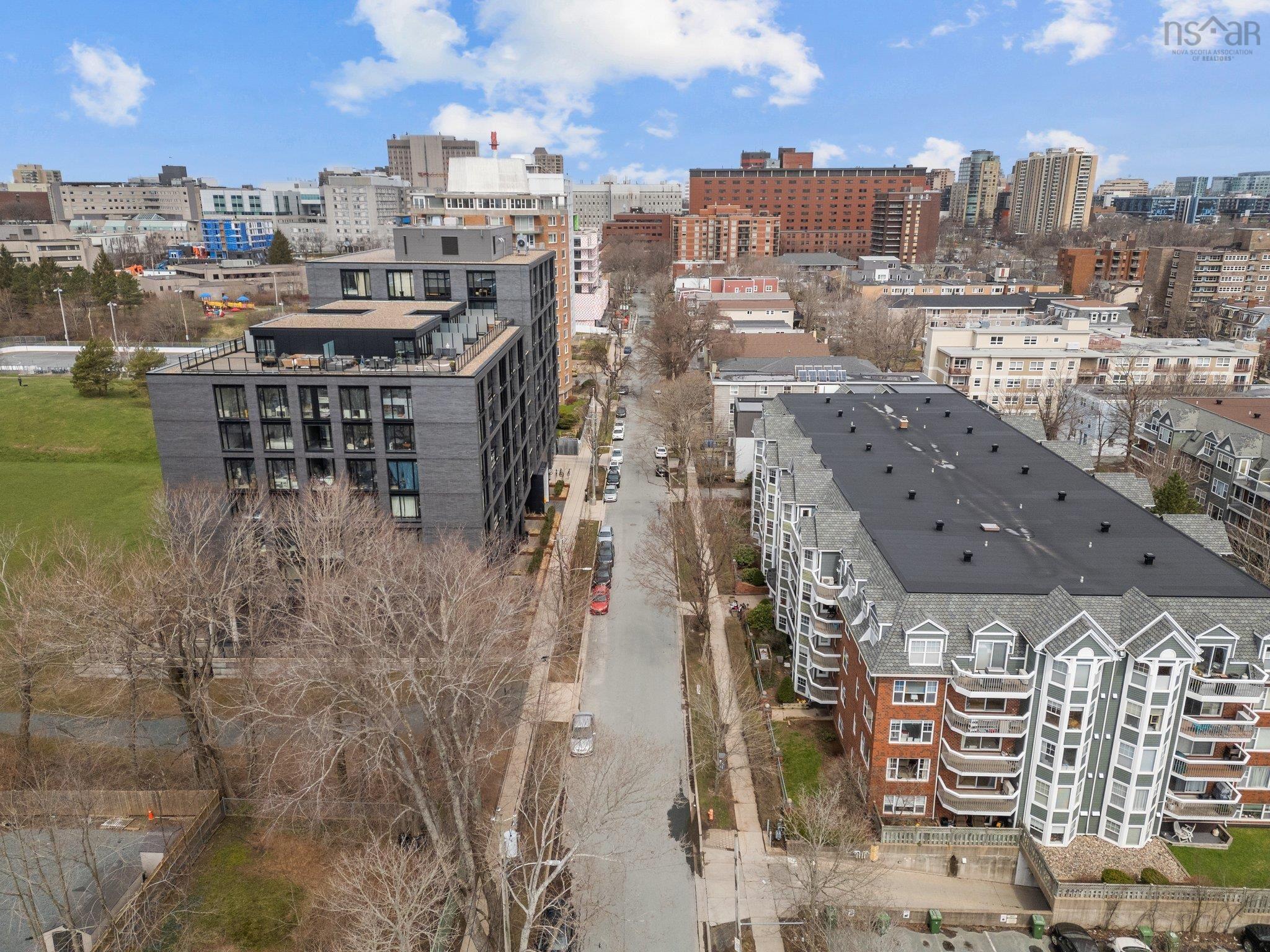 618 1048 Wellington Street photo #33