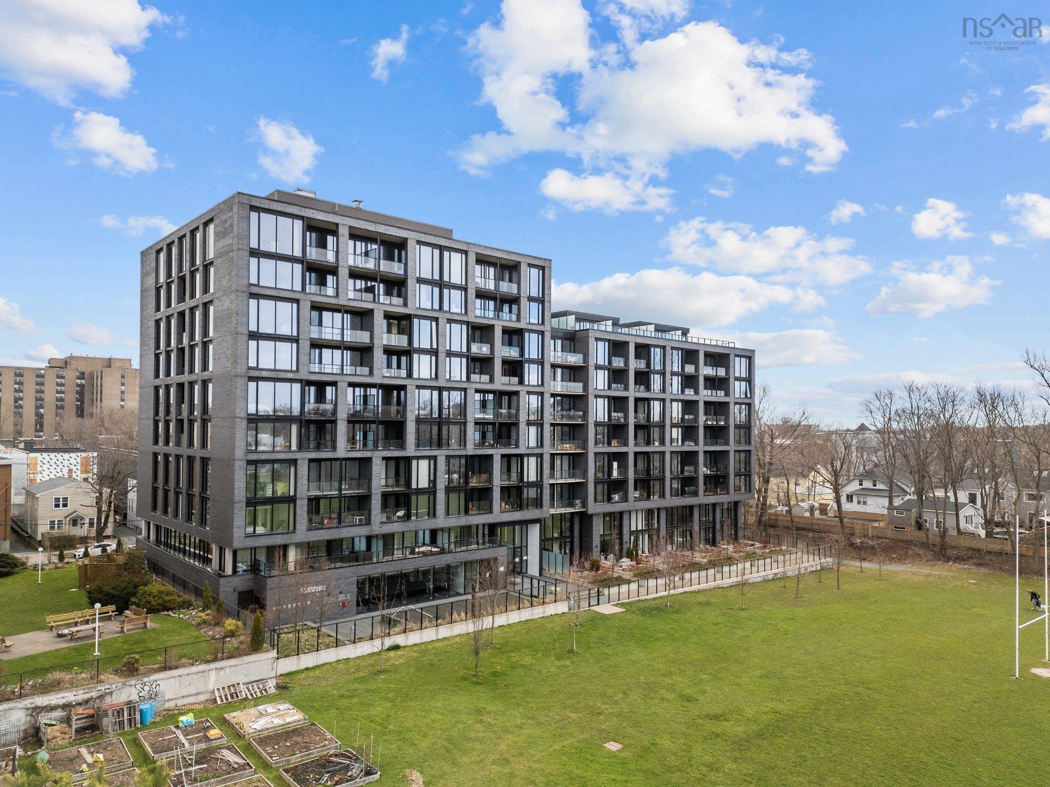 618 1048 Wellington Street photo #36