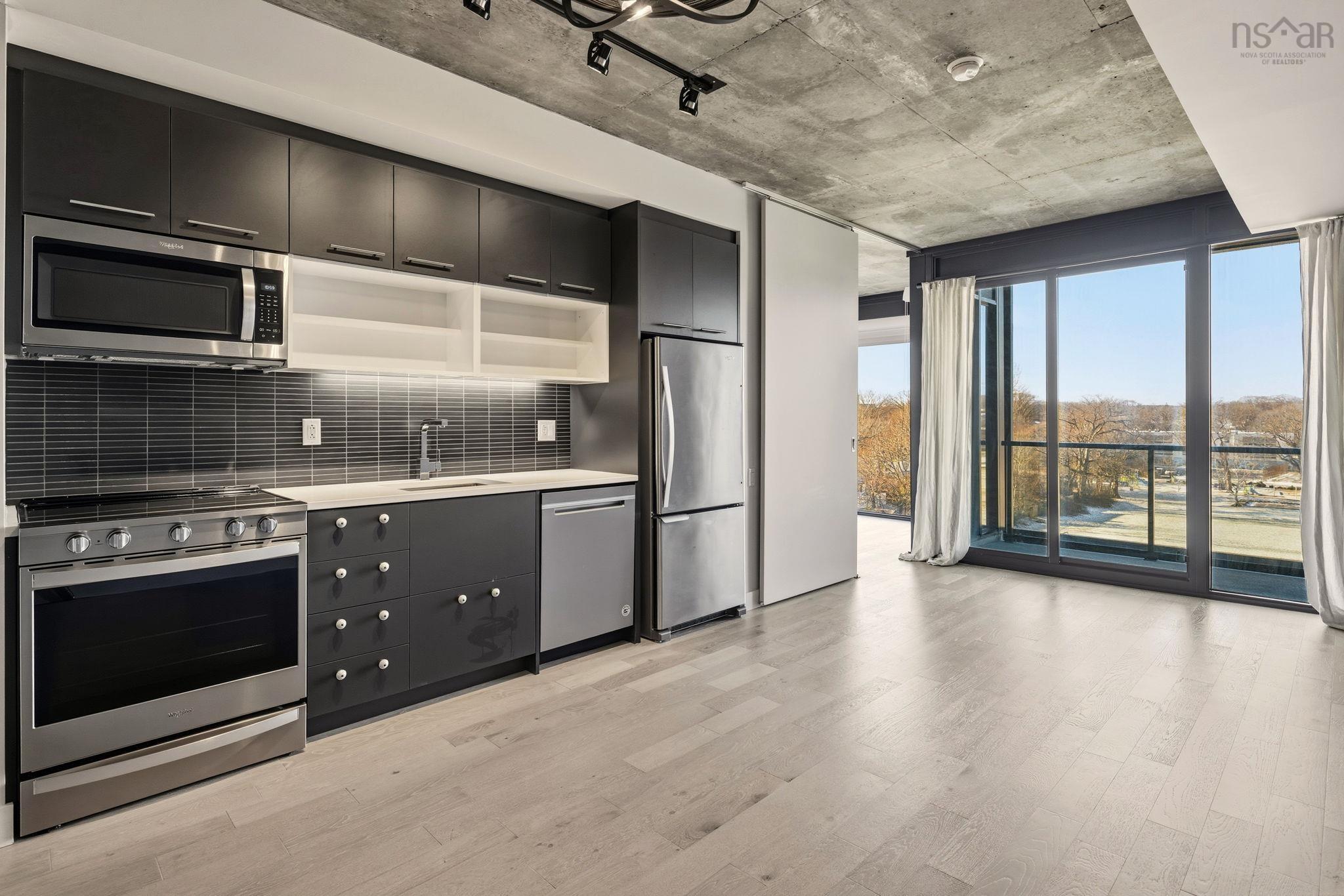 618 1048 Wellington Street photo #8