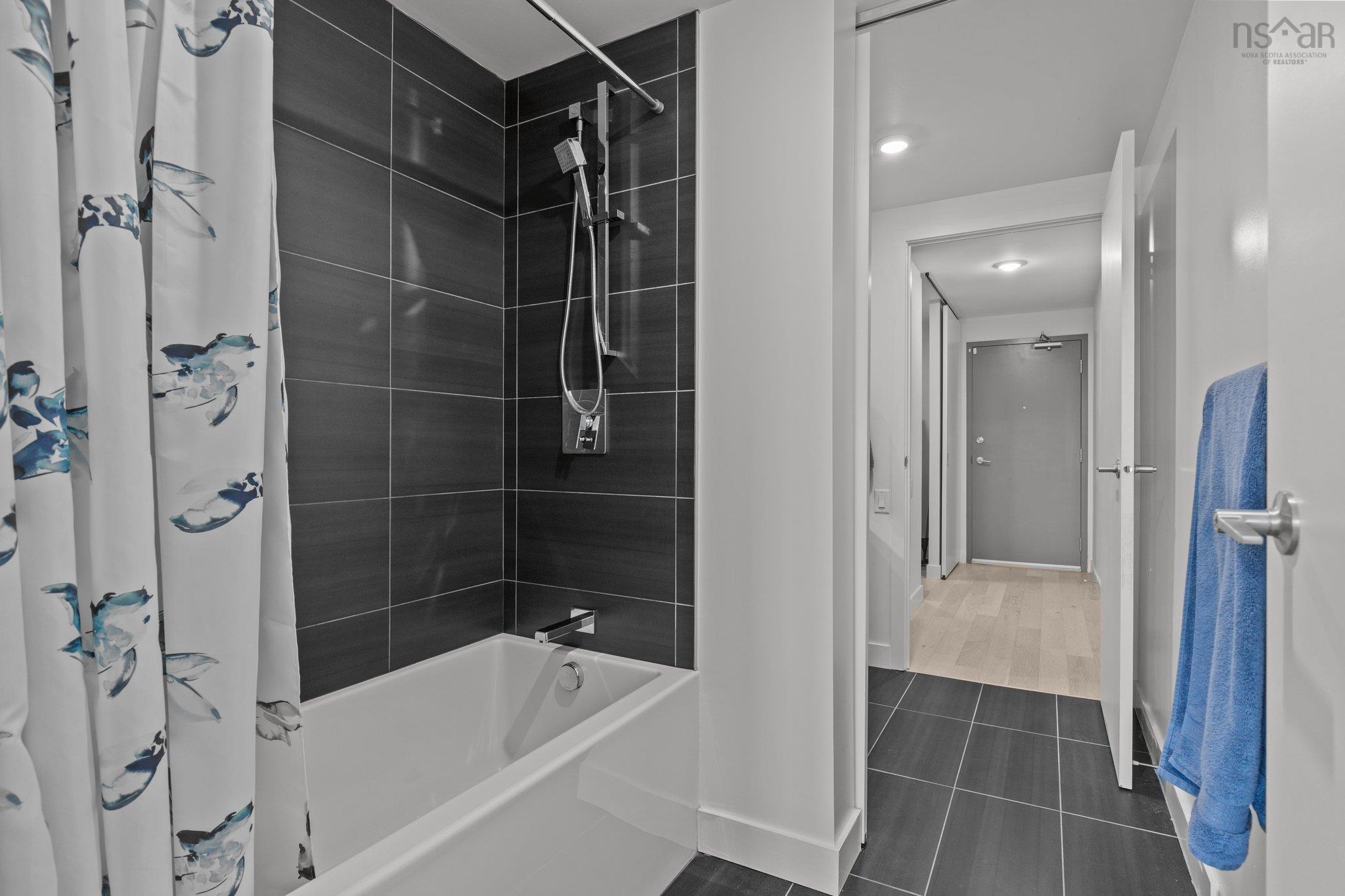 618 1048 Wellington Street photo #8