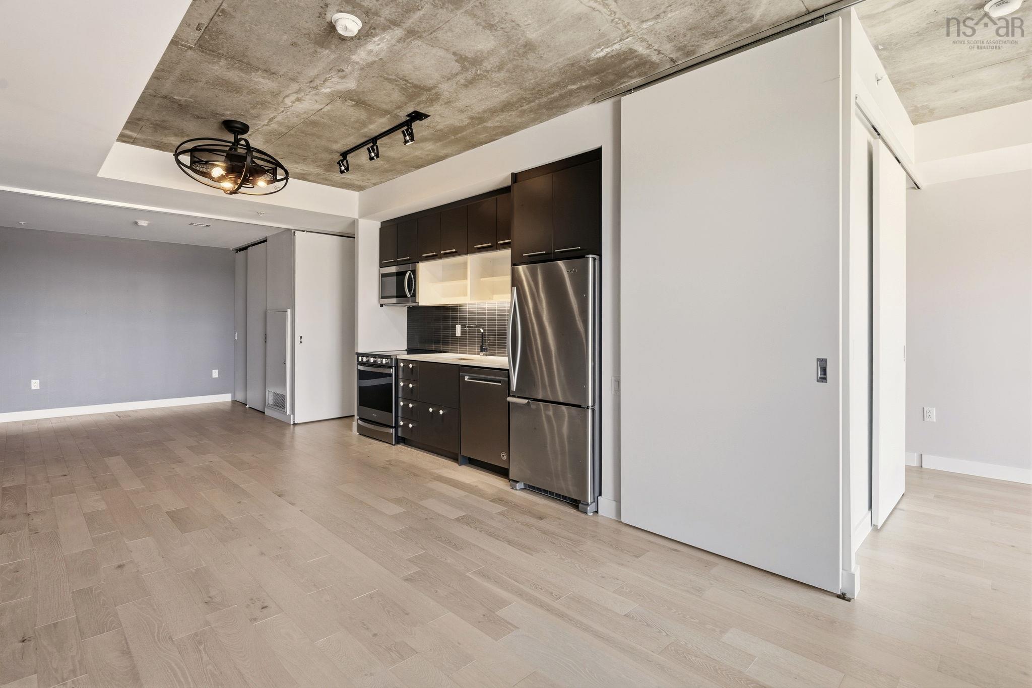 618 1048 Wellington Street photo #10