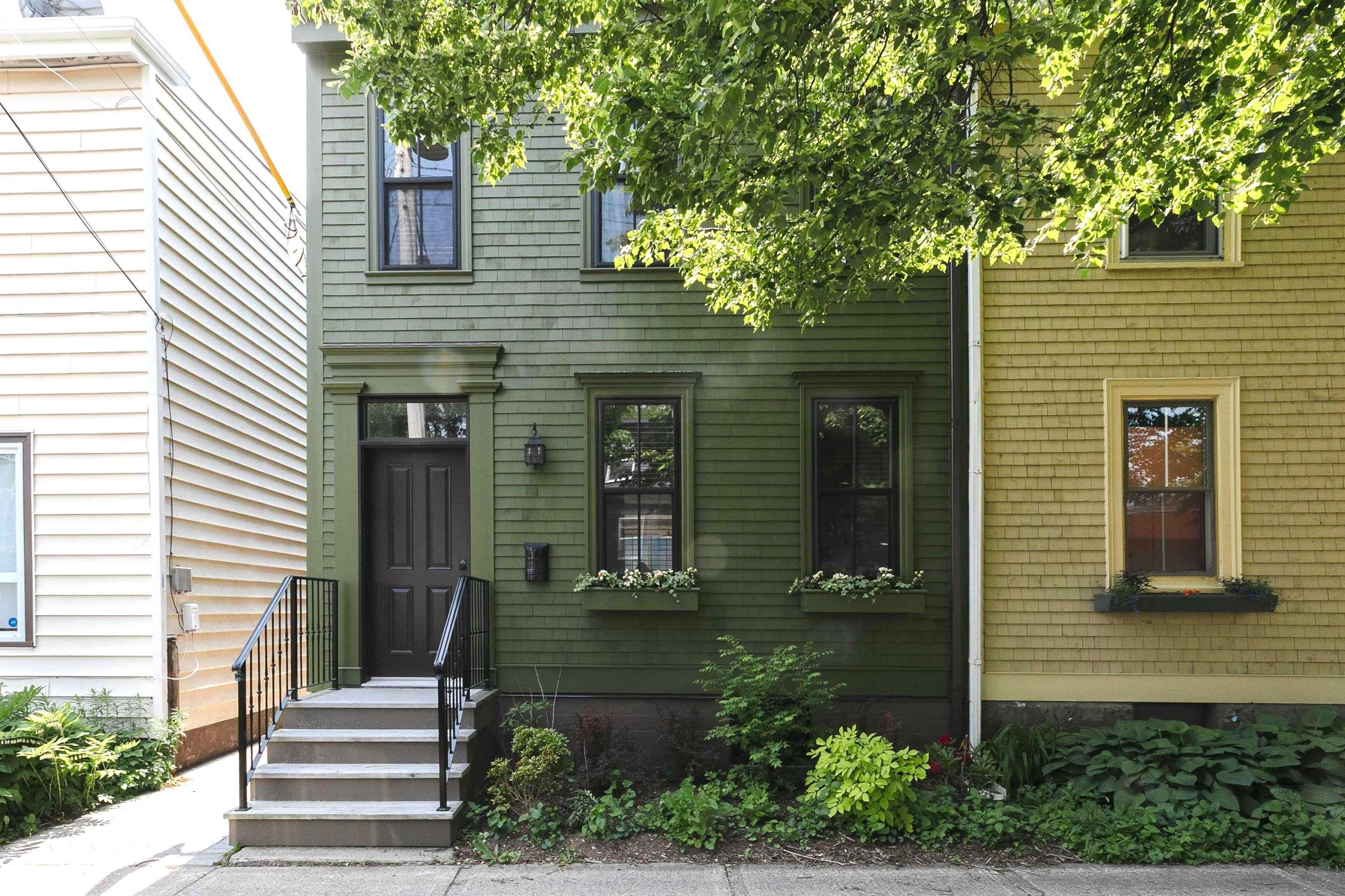 2476 John Street photo #1