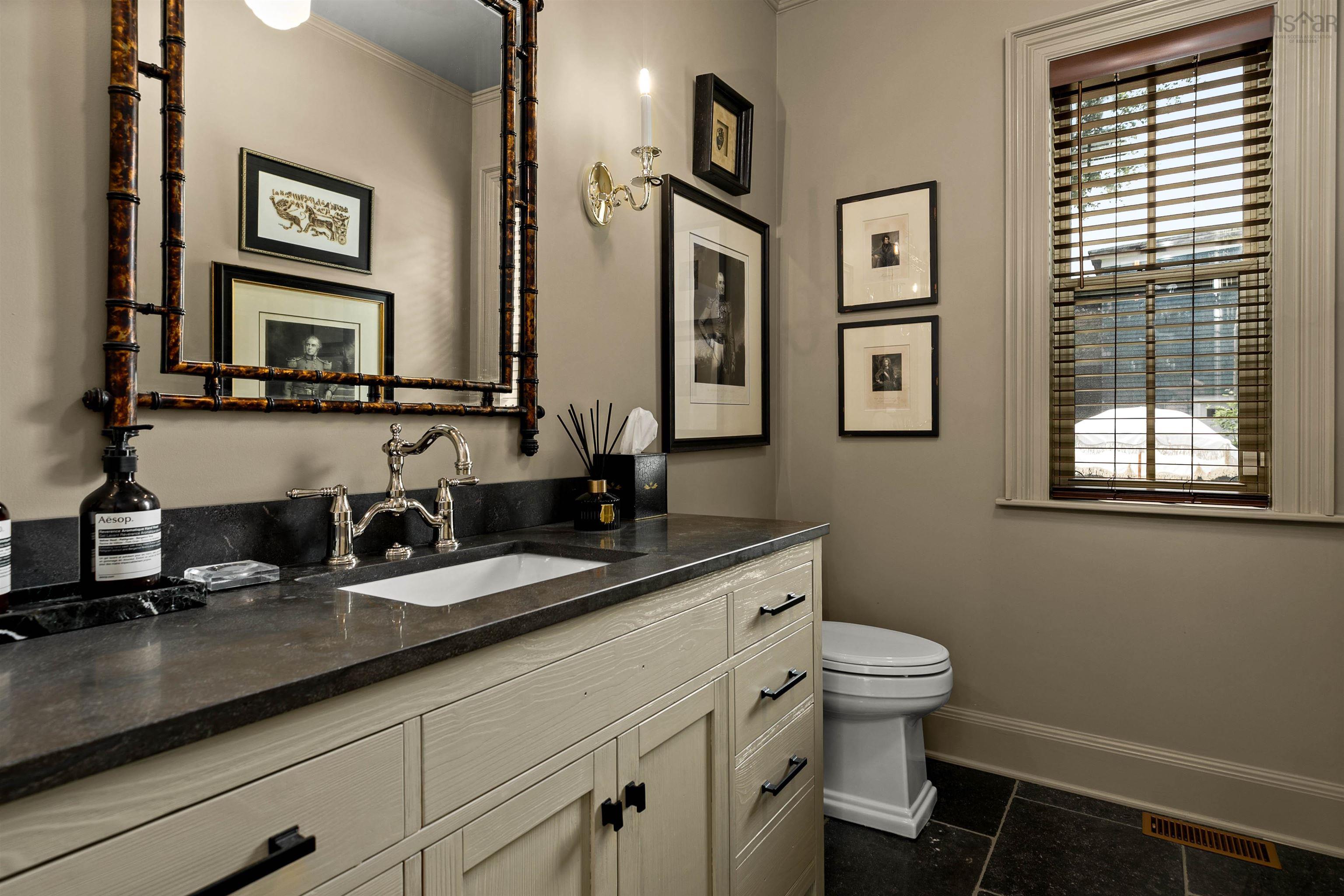 2476 John Street photo #21