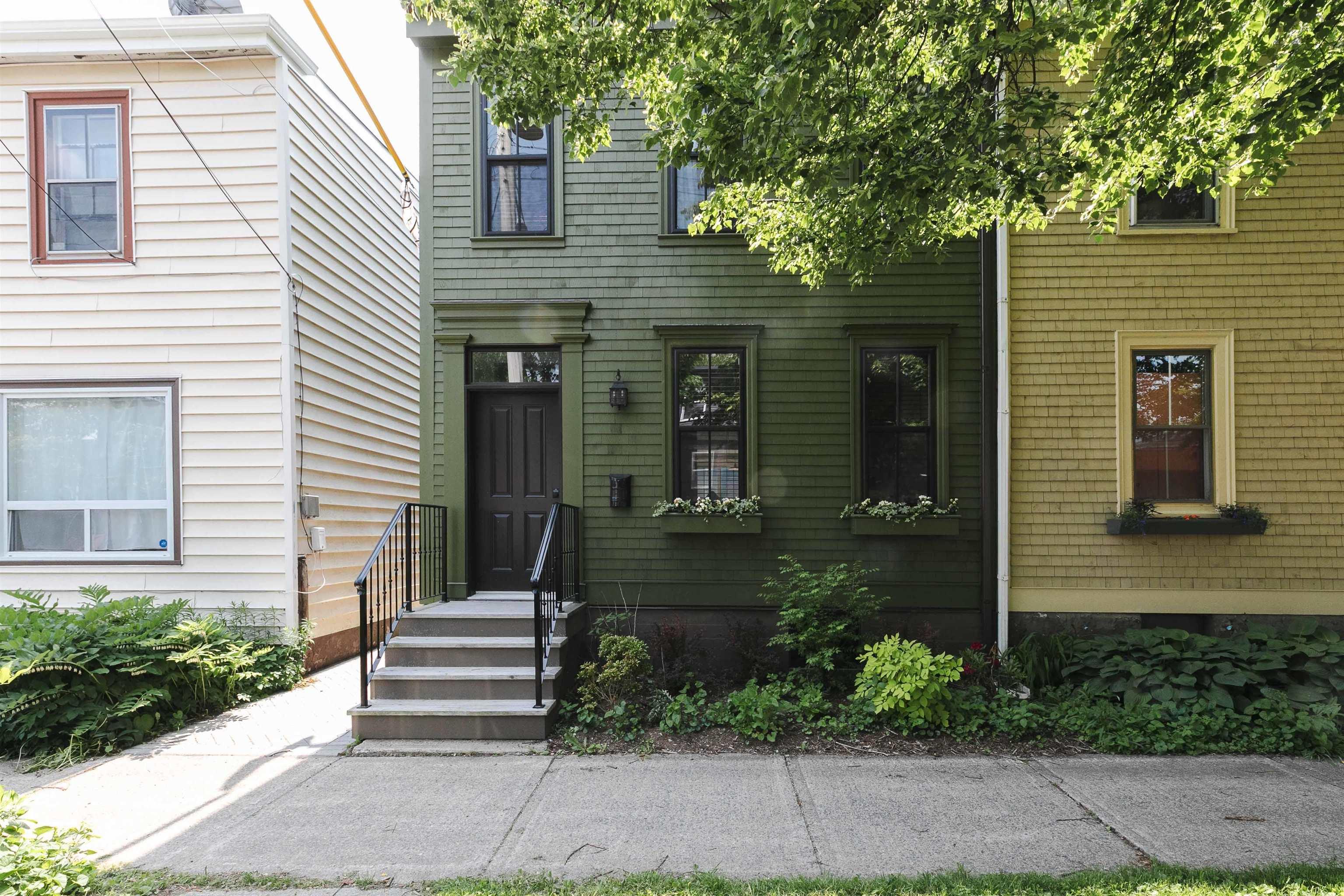 2476 John Street photo #40