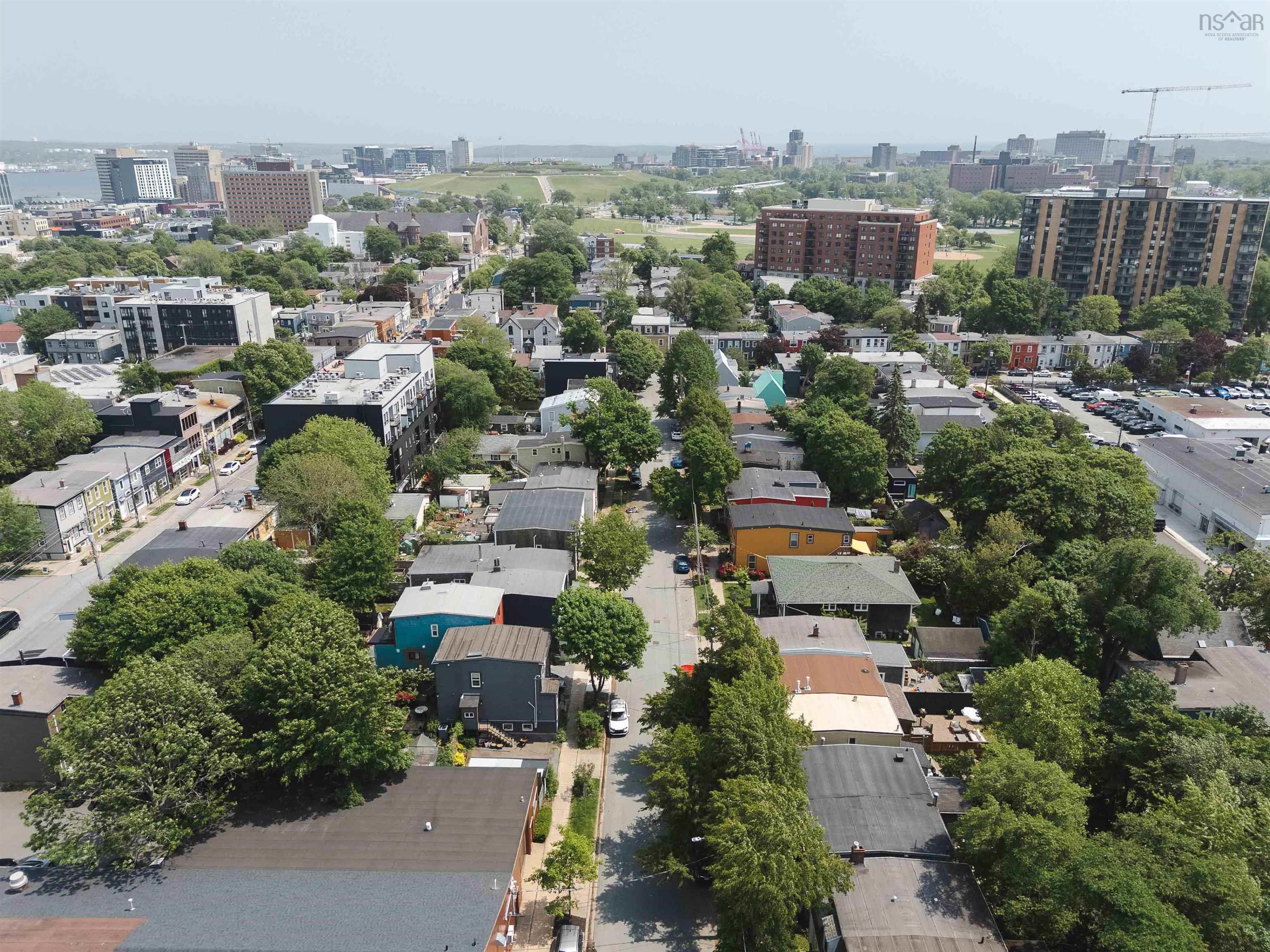 2476 John Street photo #45