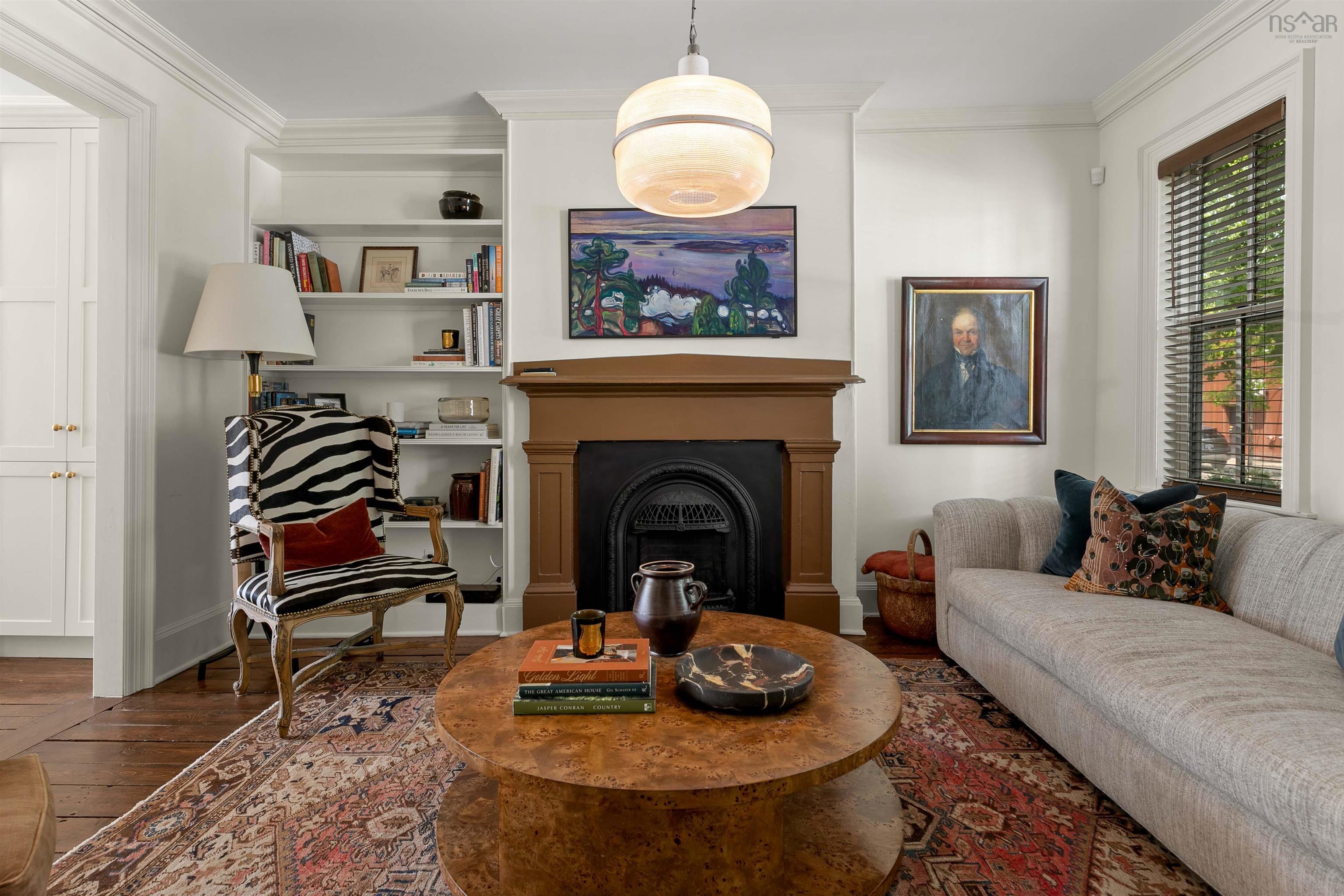 2476 John Street photo #9