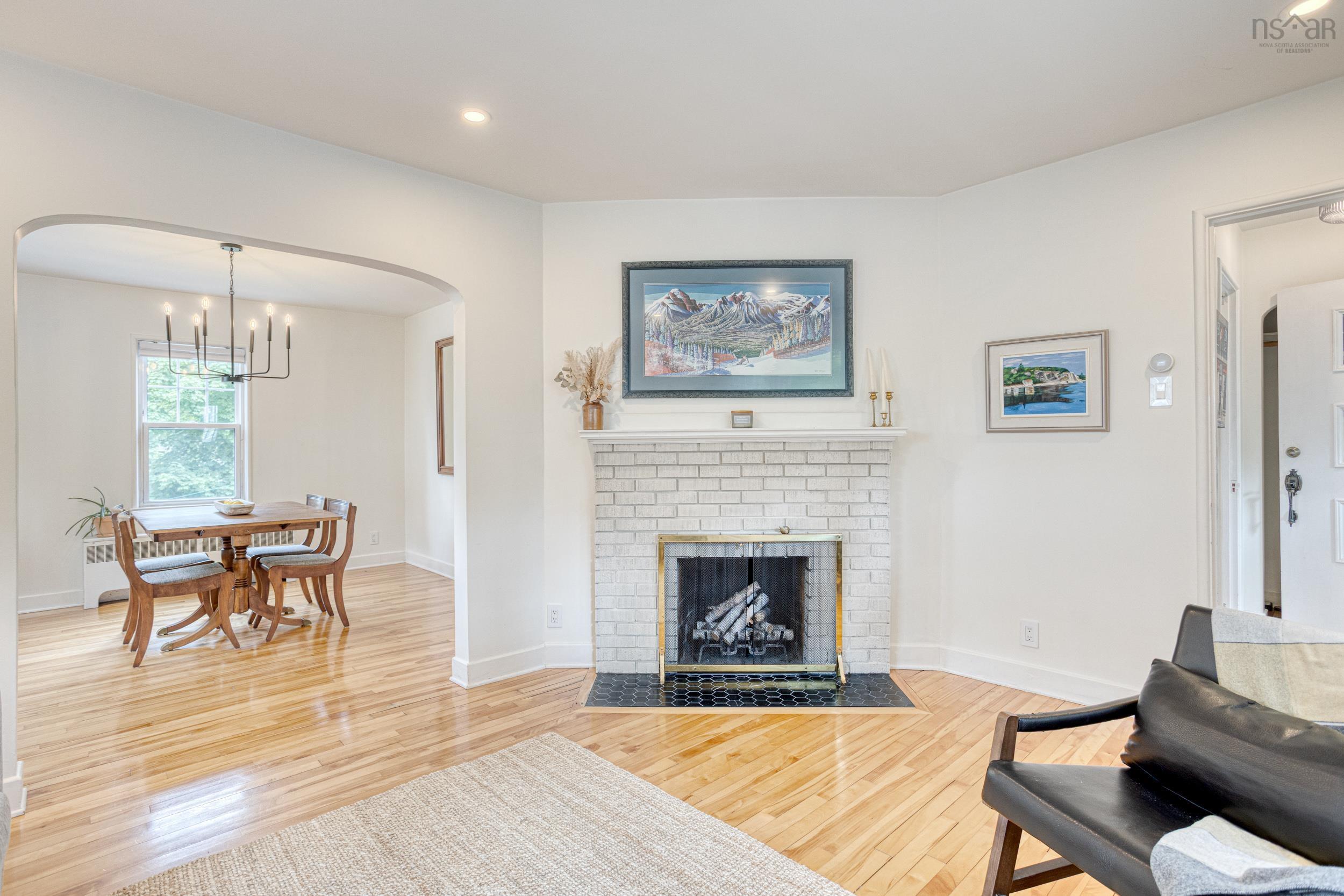 2520 Elm Street photo #13