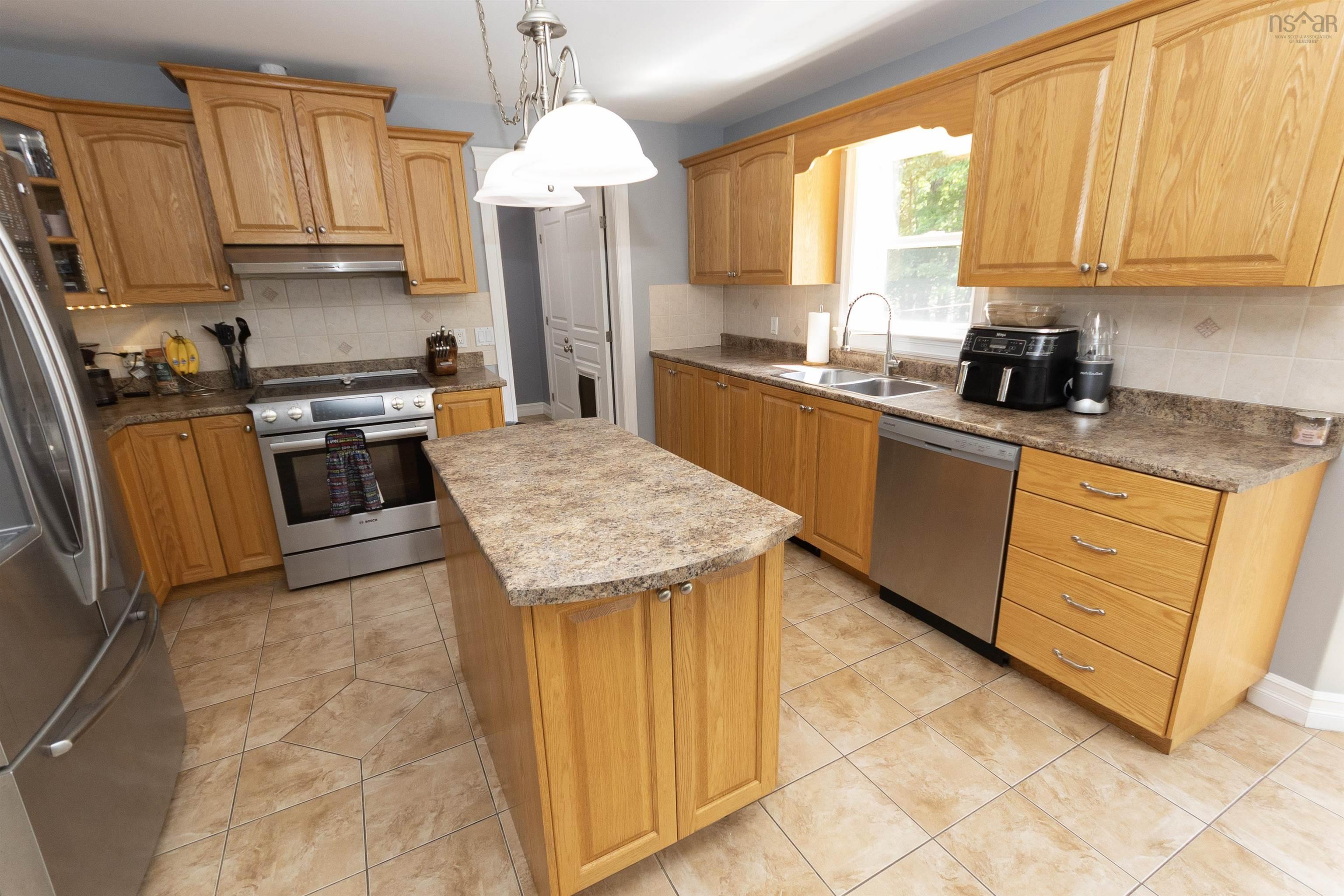 202 Lindforest Court photo #12