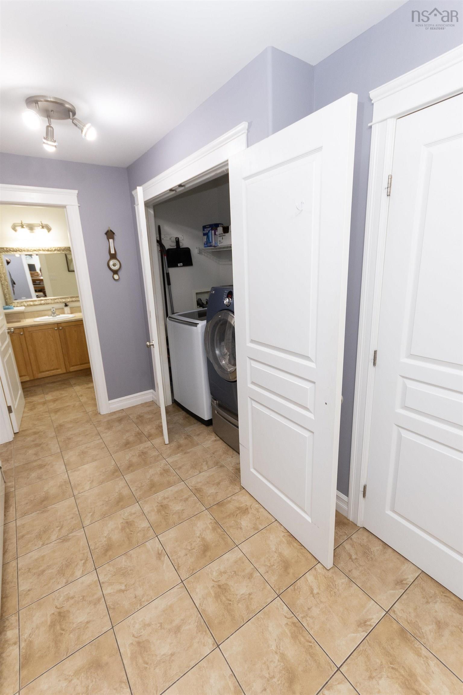 202 Lindforest Court photo #16
