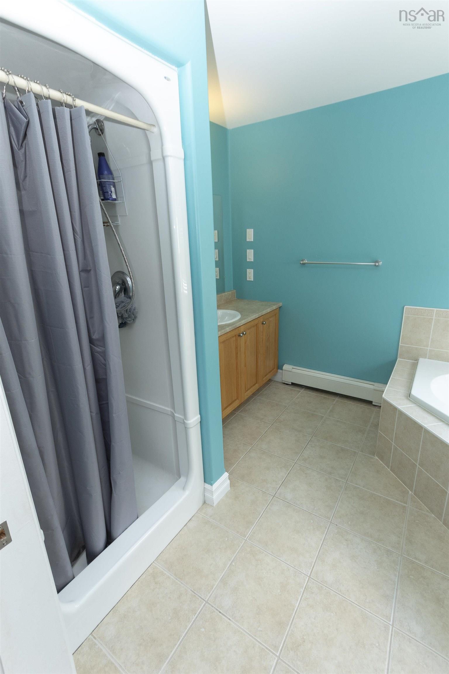 202 Lindforest Court photo #29