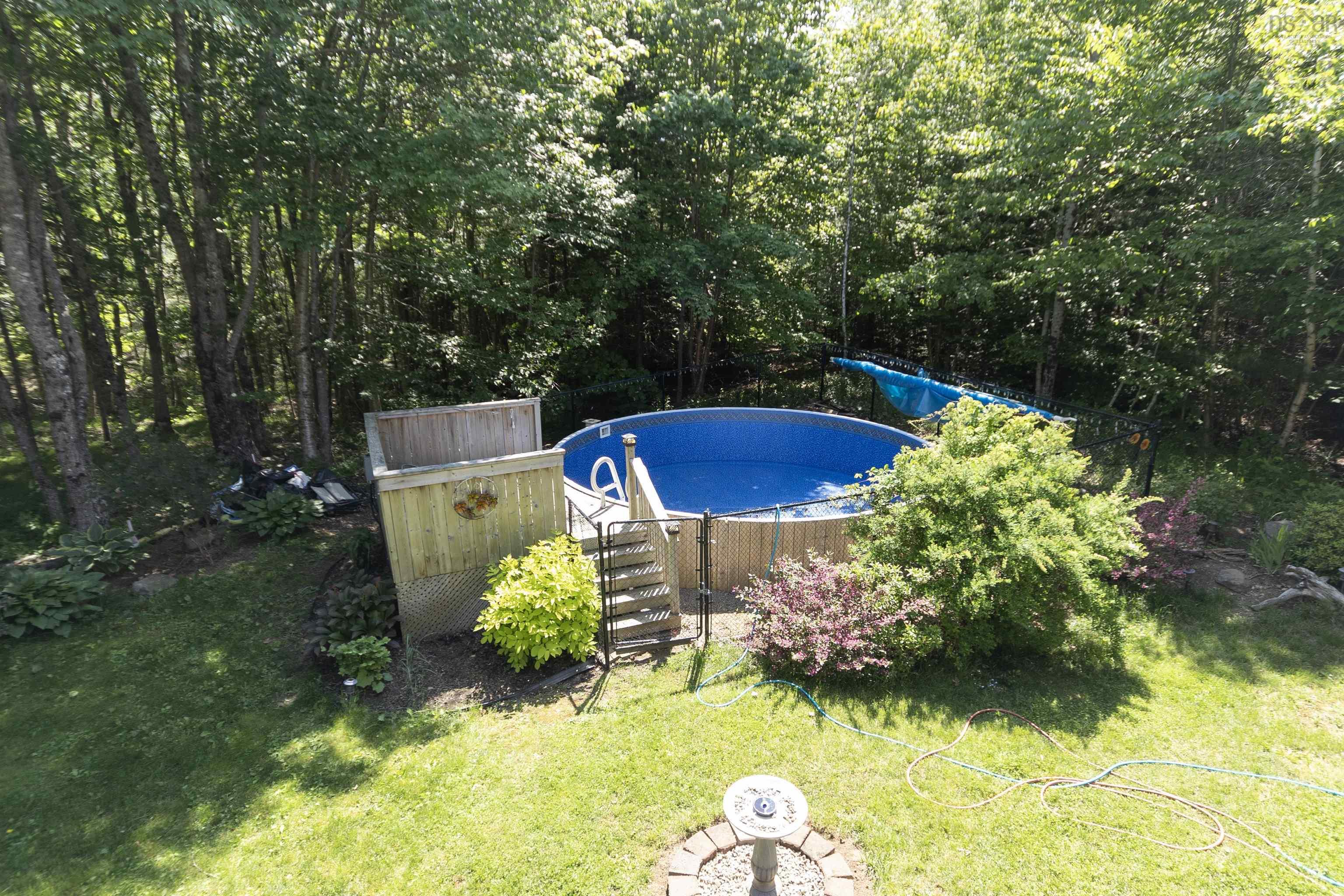 202 Lindforest Court photo #42