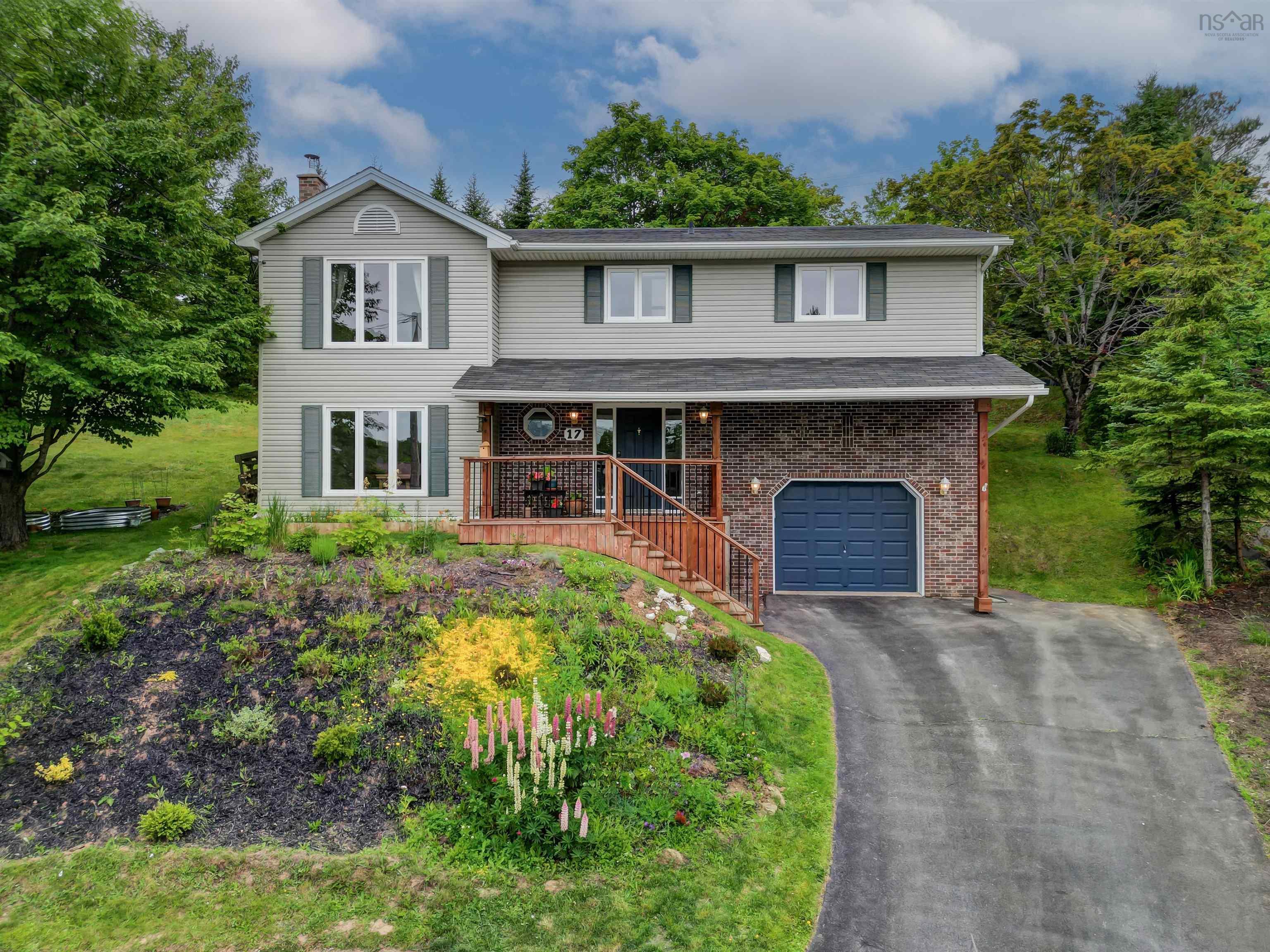 17 CRYSTAL CRT, LOWER SACKVILLE, NS Photo 1