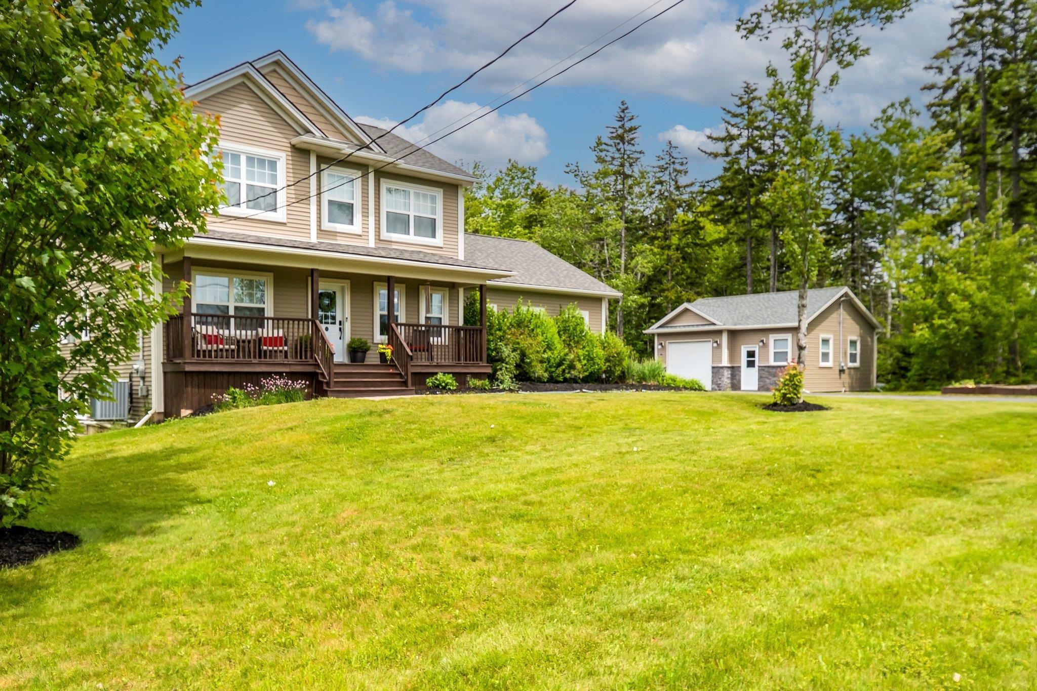 110 Coulter Crescent photo #2