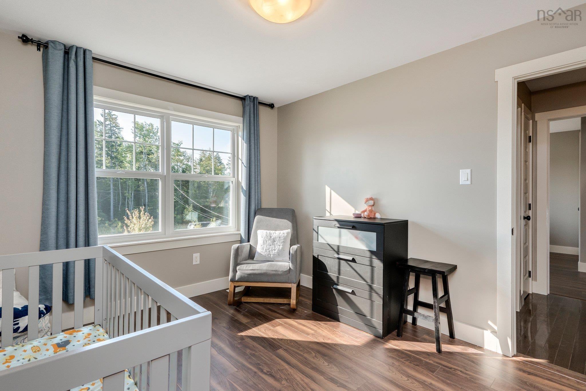 110 Coulter Crescent photo #21