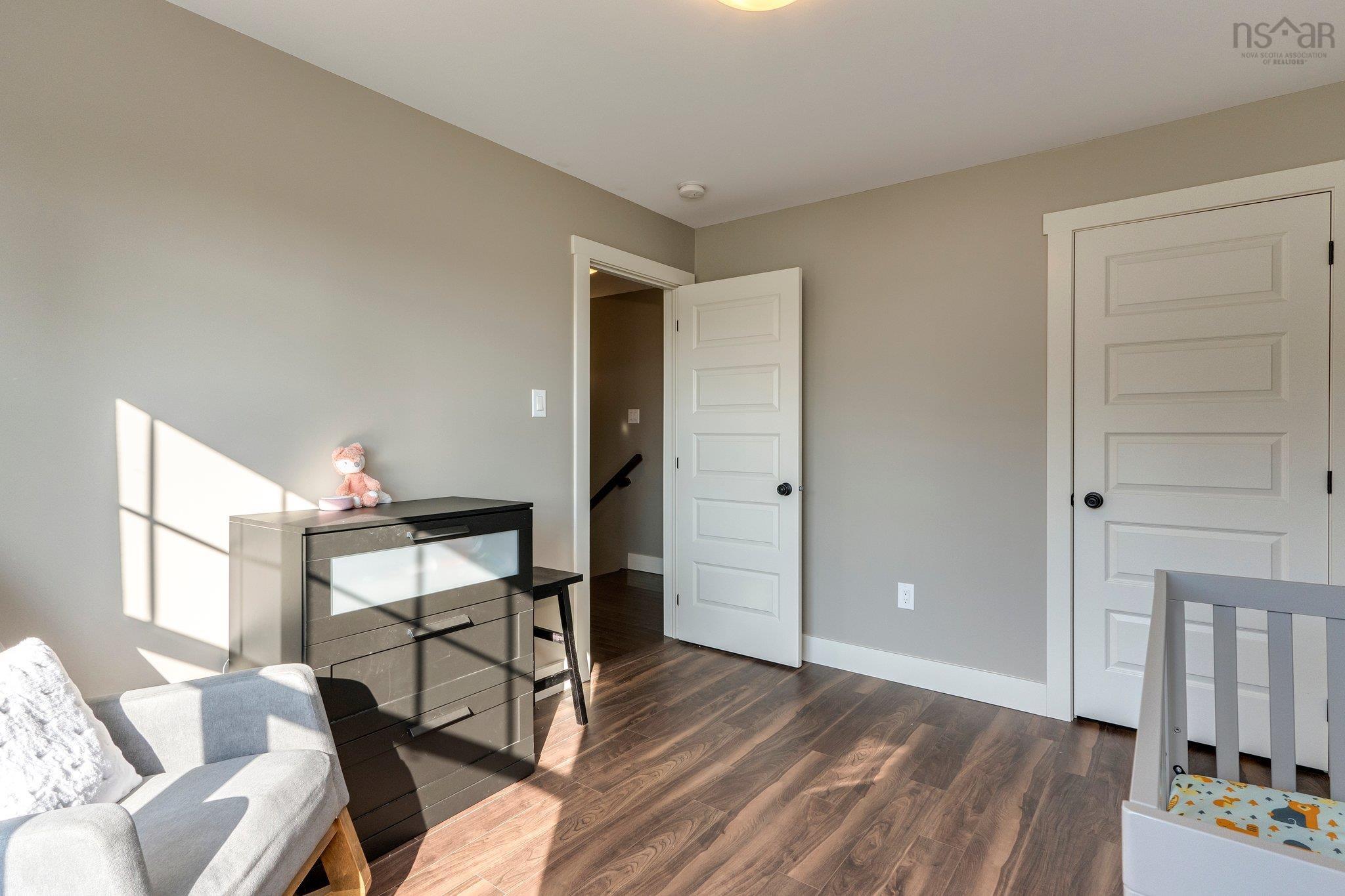 110 Coulter Crescent photo #22