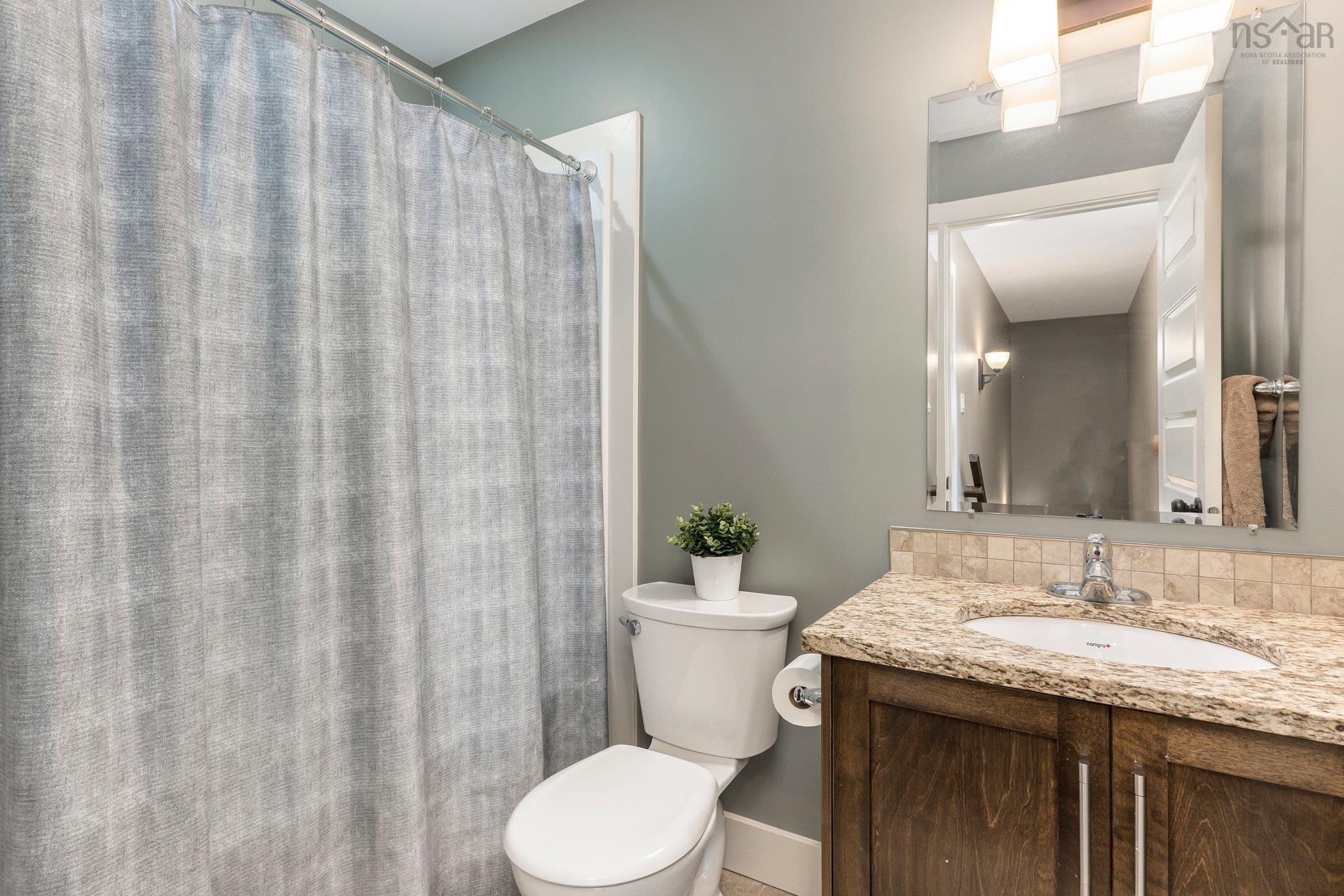 110 Coulter Crescent photo #23