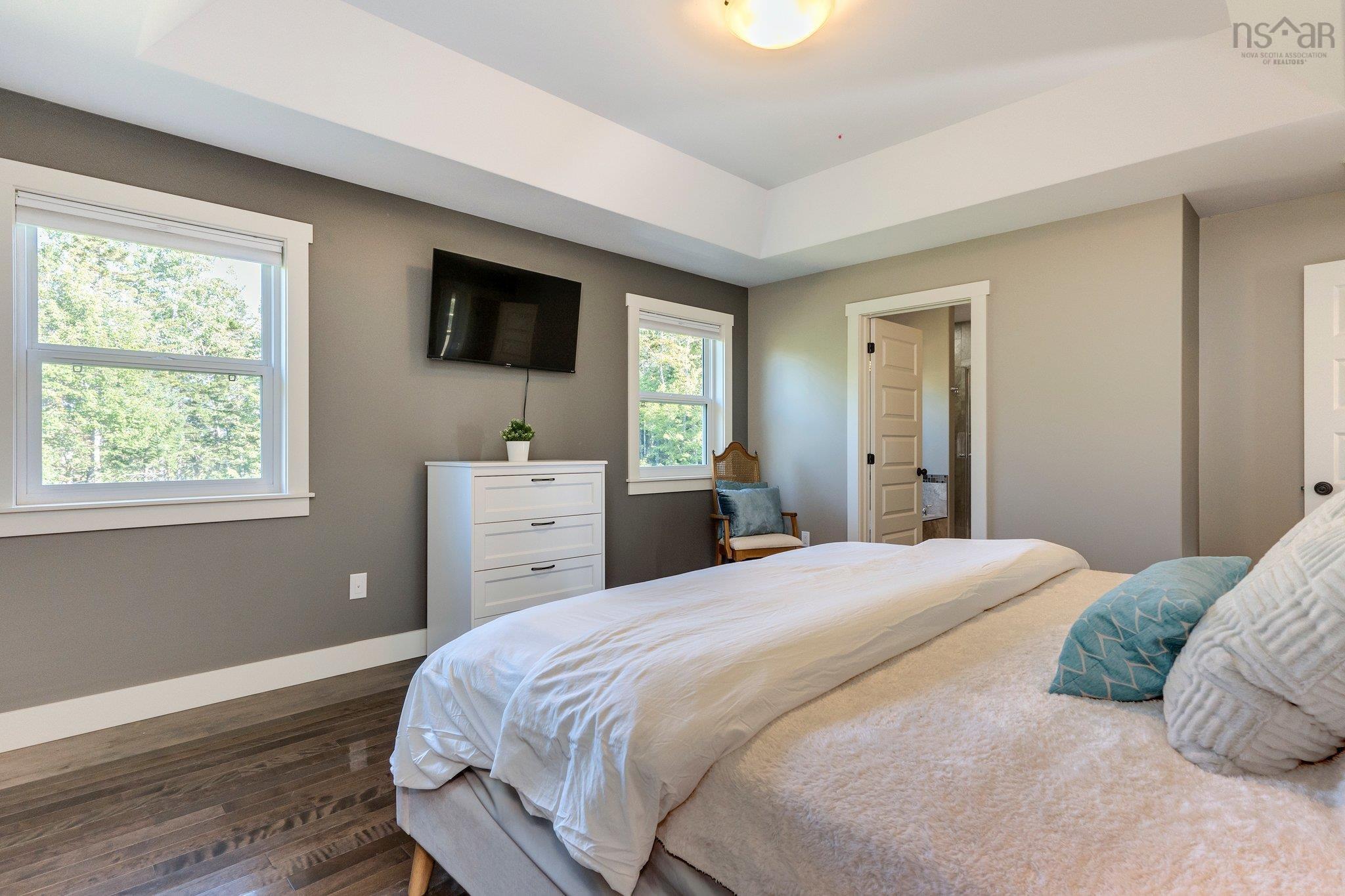 110 Coulter Crescent photo #25