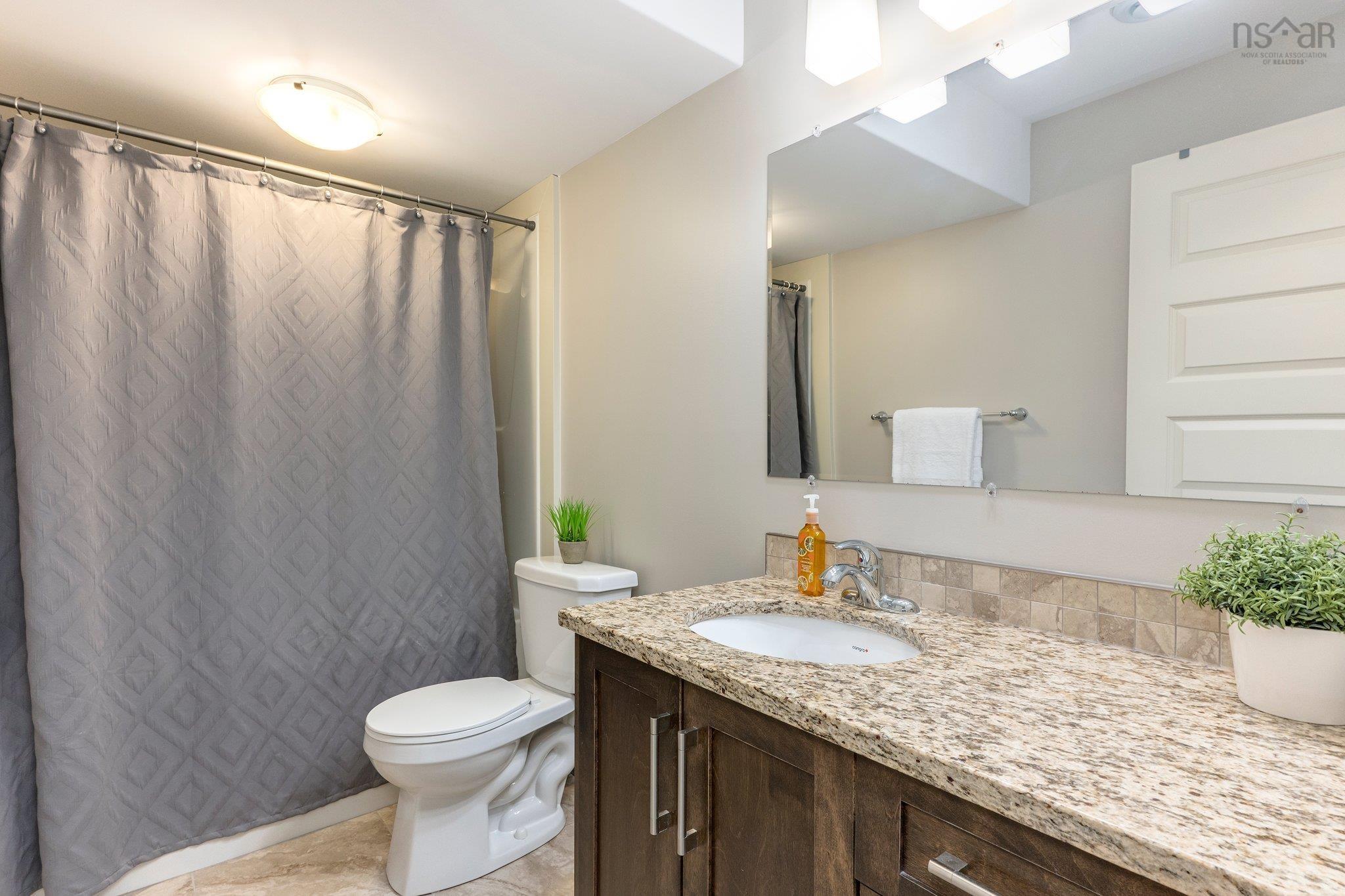 110 Coulter Crescent photo #31