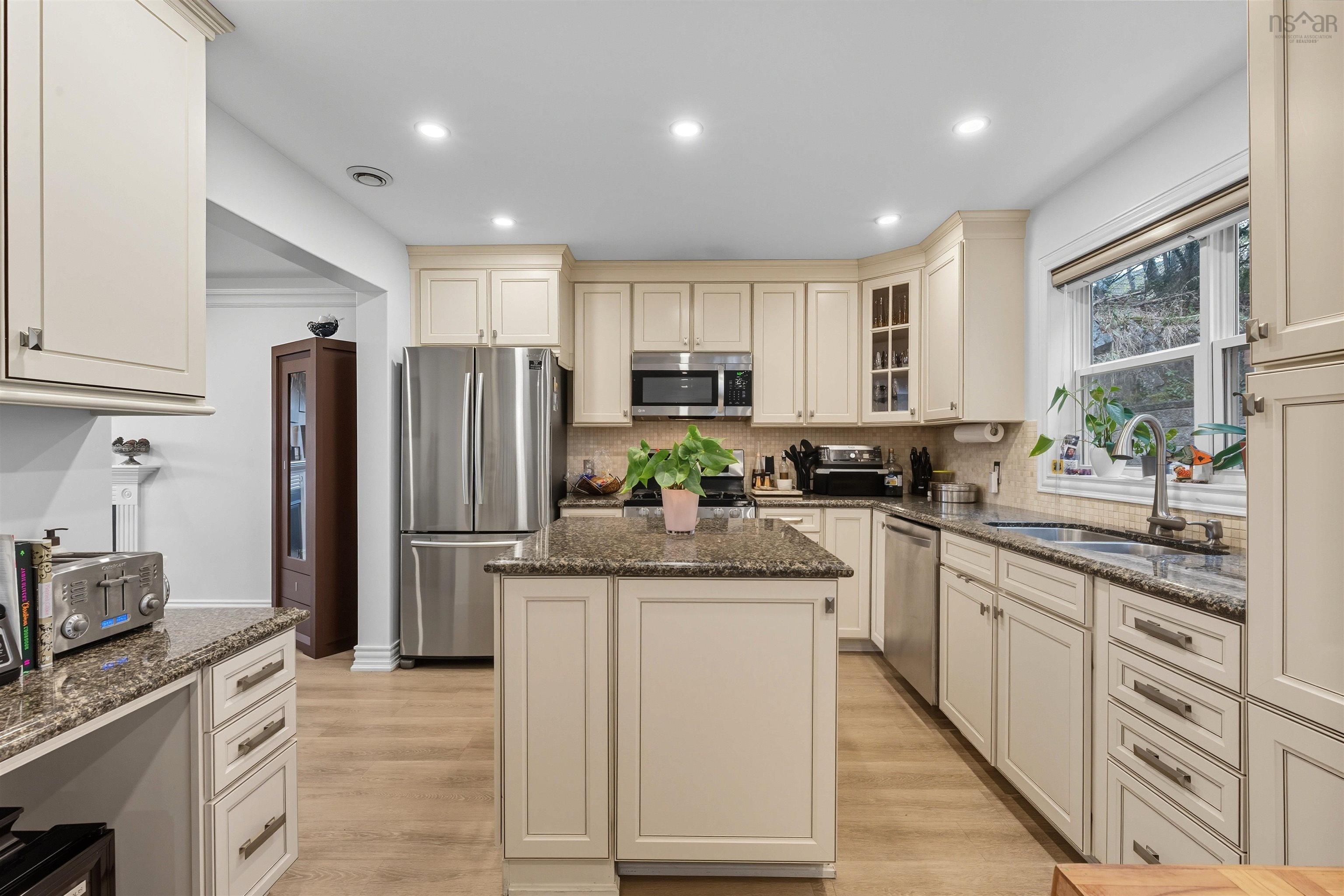 55 Donaldson Avenue photo #15