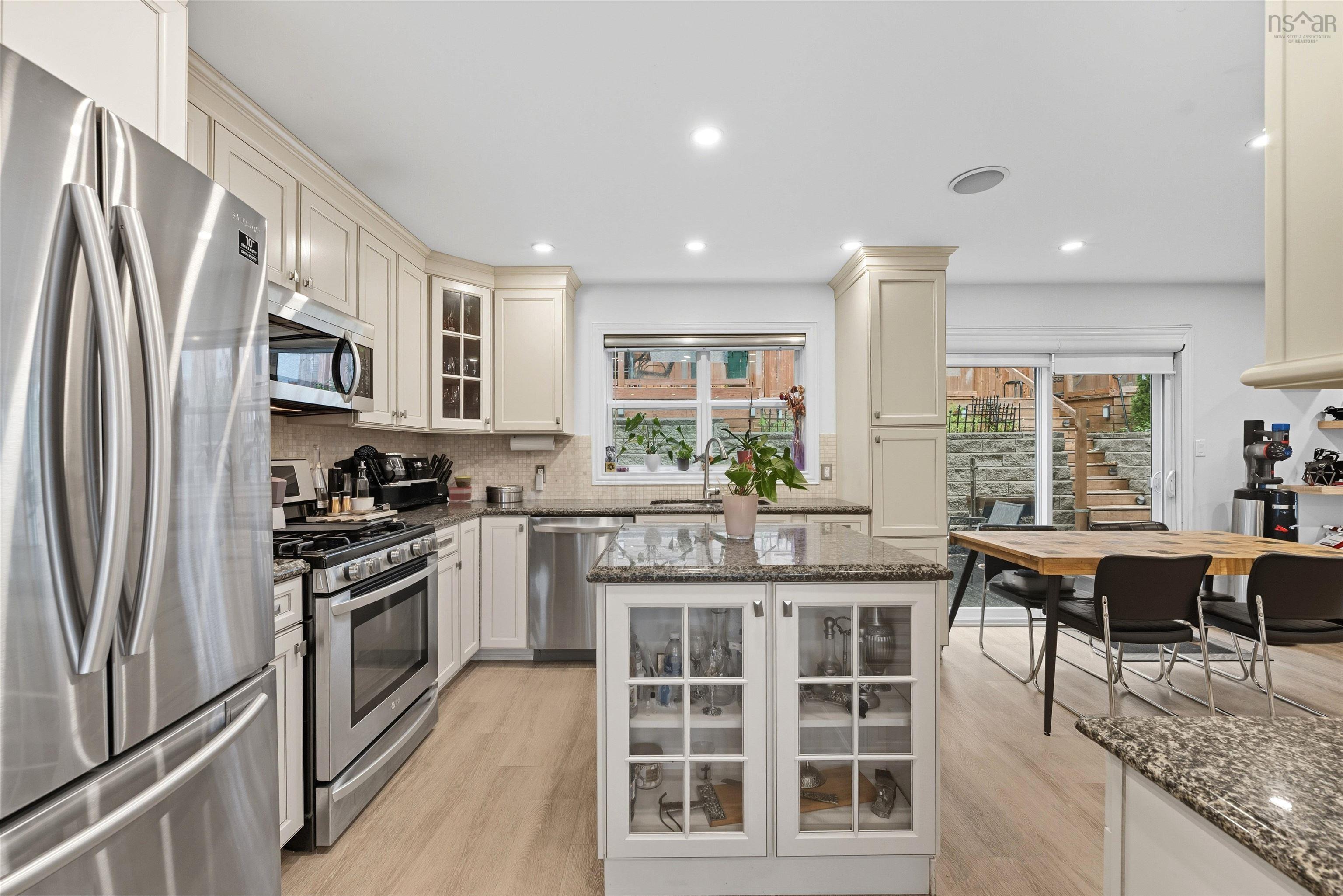 55 Donaldson Avenue photo #16