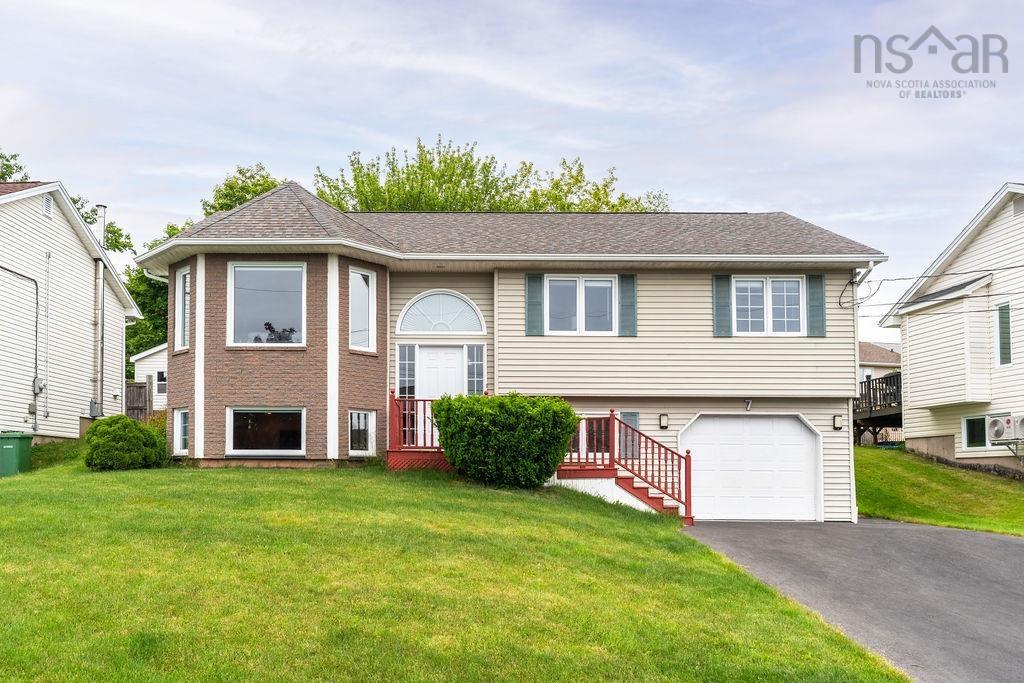 7 SPRUCEWOOD CRT, DARTMOUTH, NS