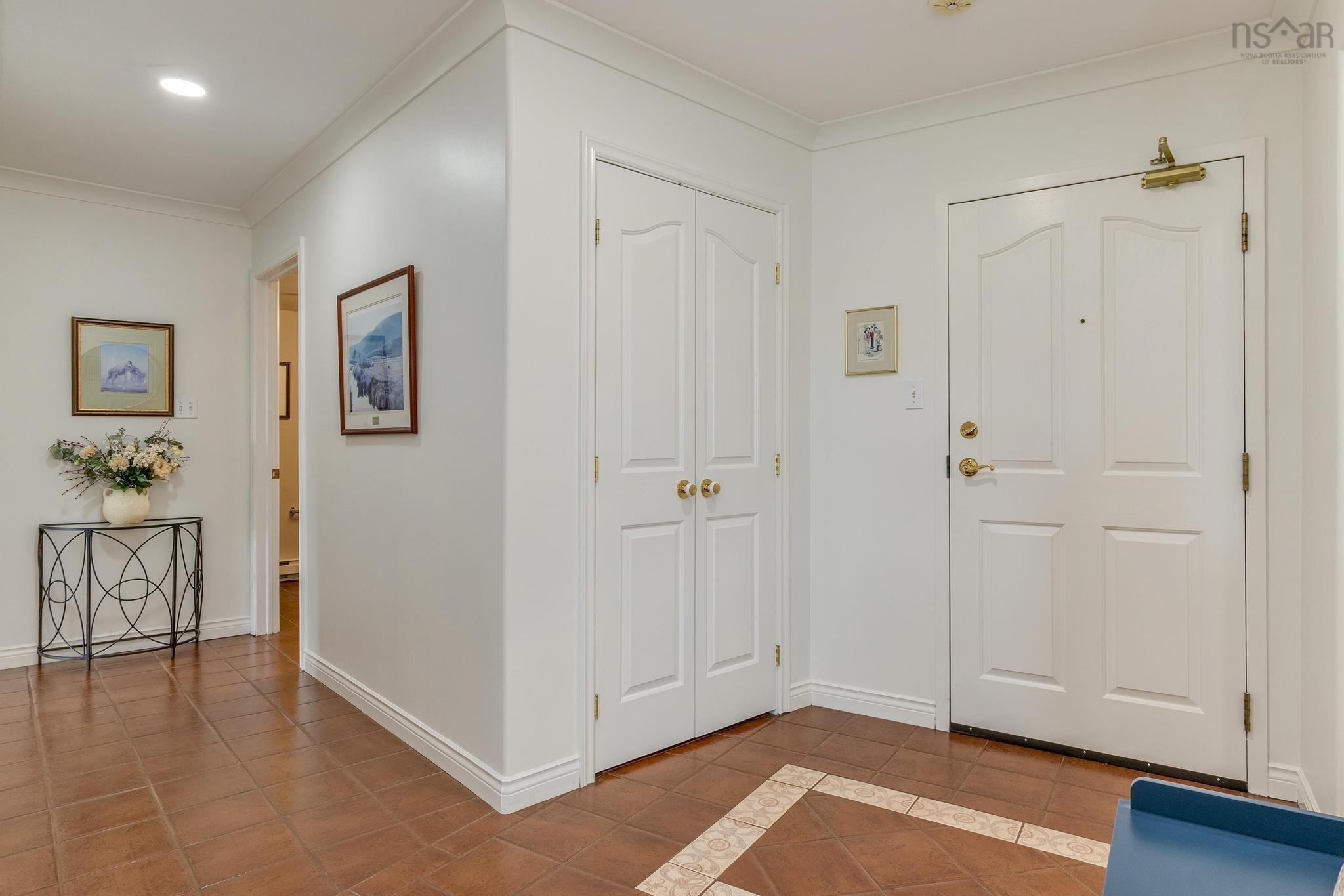 305 2 Lake Drive photo #2
