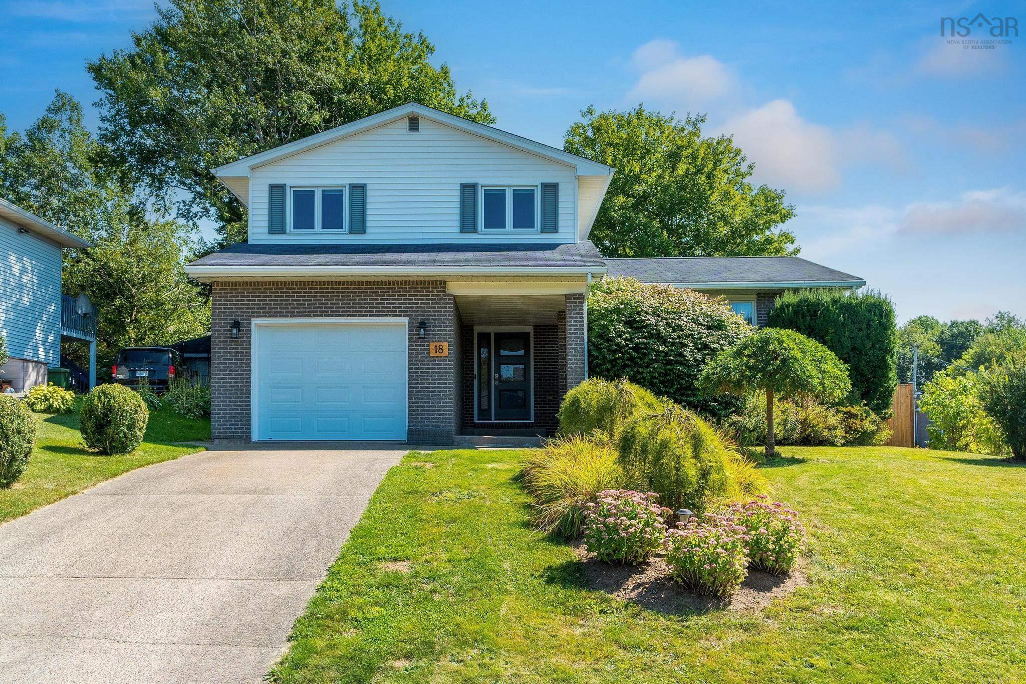 18 CASTLETON CRES, DARTMOUTH, NS