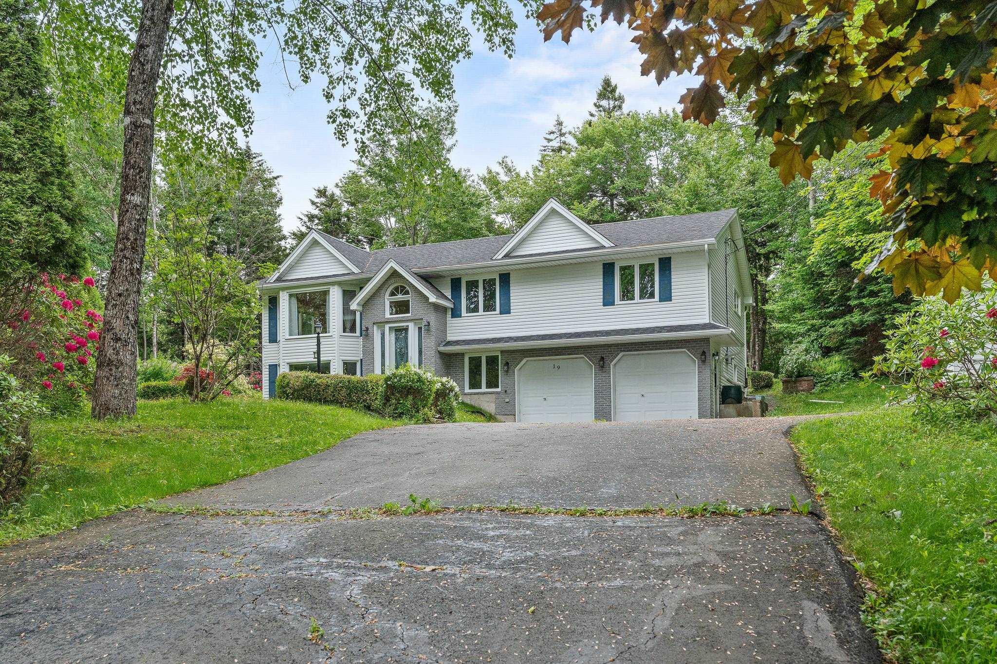19 LISA CRT, HAMMONDS PLAINS, NS Photo 1