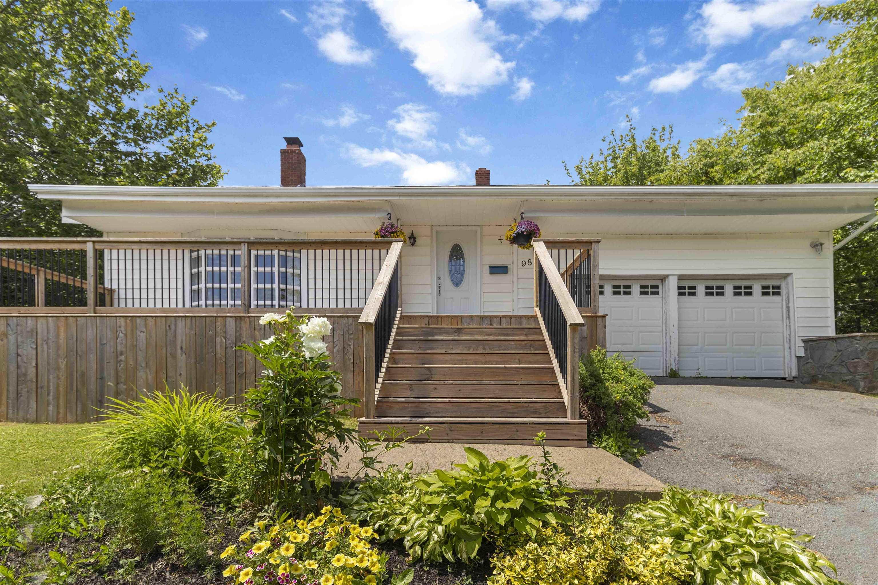 98 Wildwood Boulevard photo #2