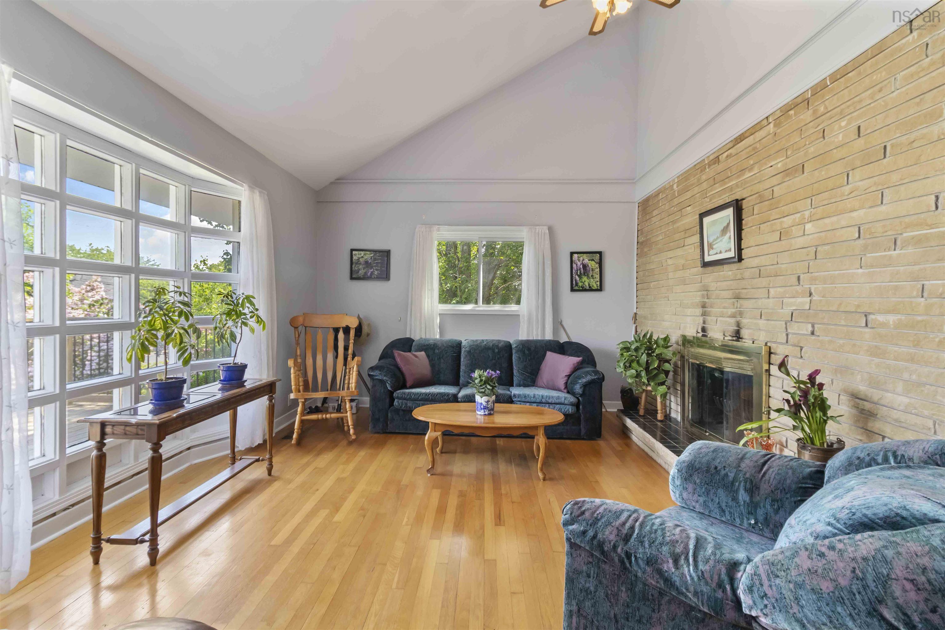 98 Wildwood Boulevard photo #11