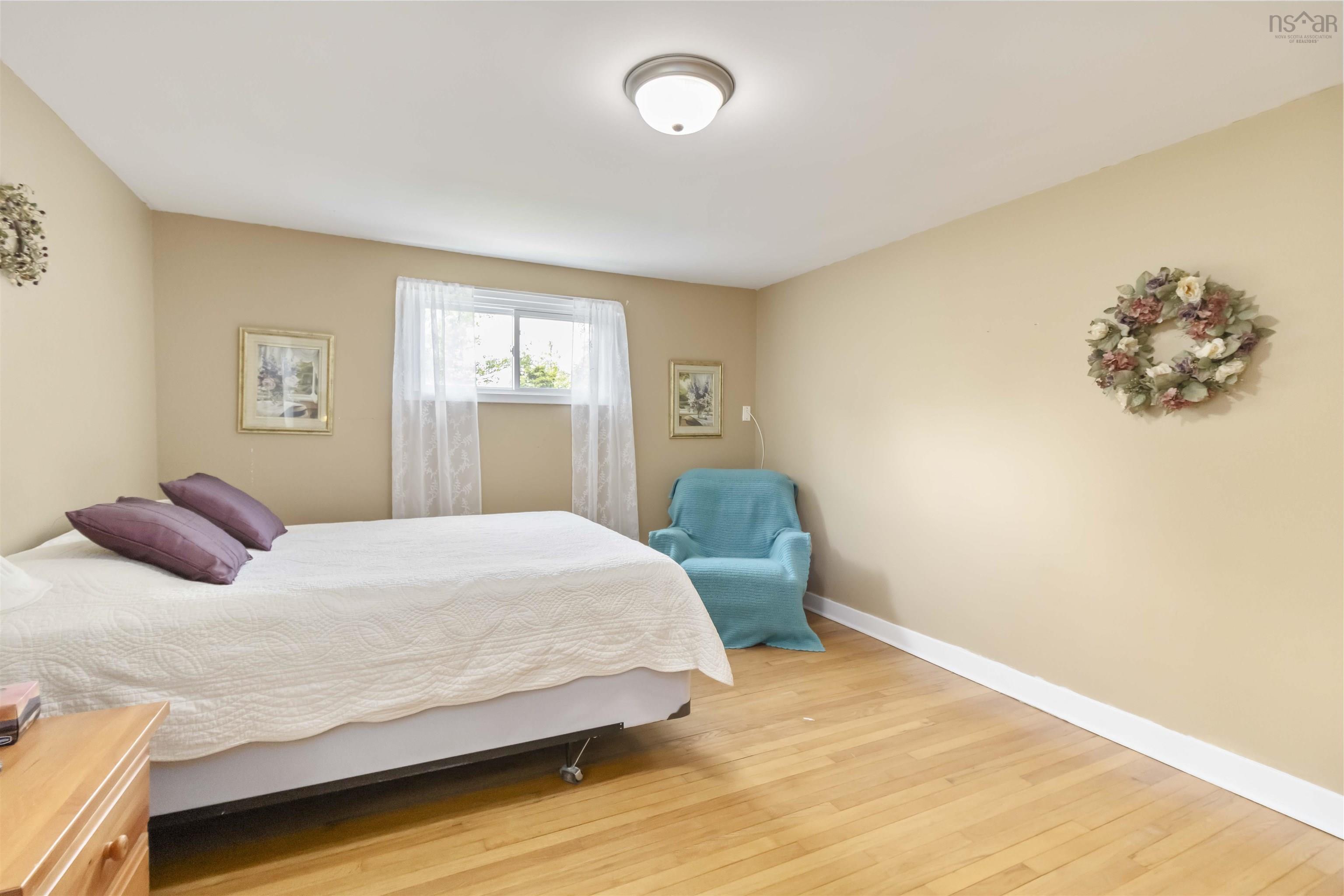 98 Wildwood Boulevard photo #31