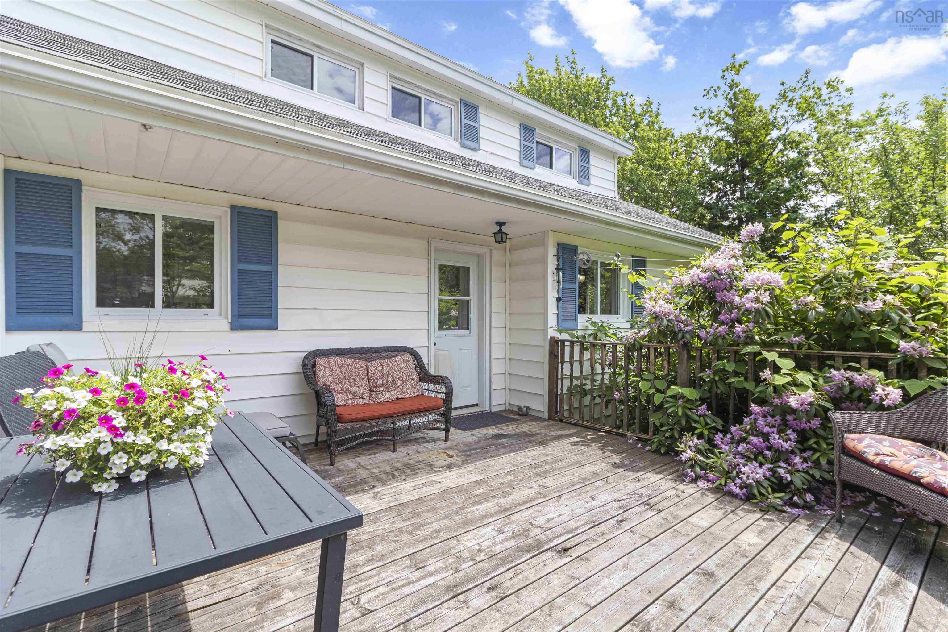 98 Wildwood Boulevard photo #40