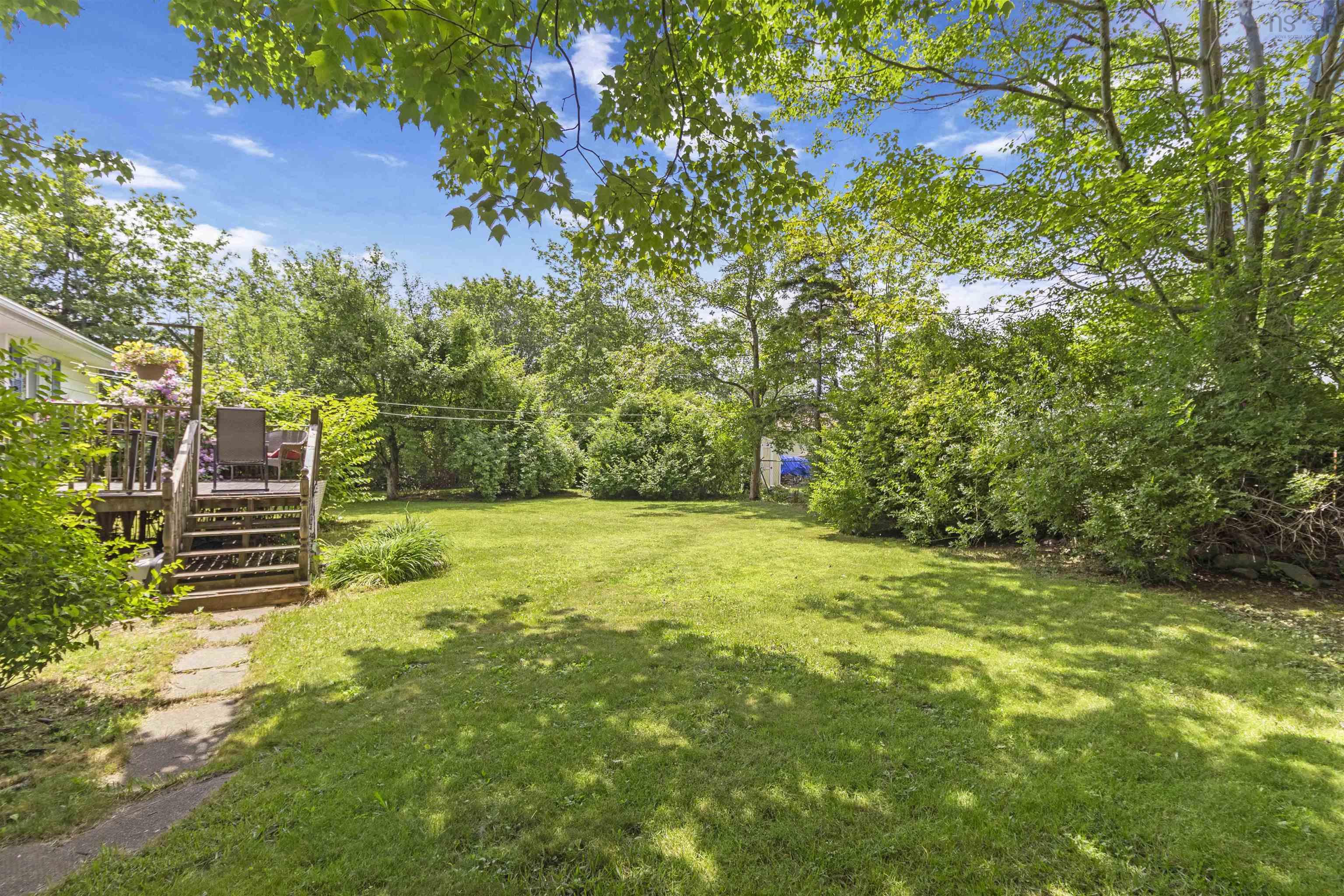 98 Wildwood Boulevard photo #42