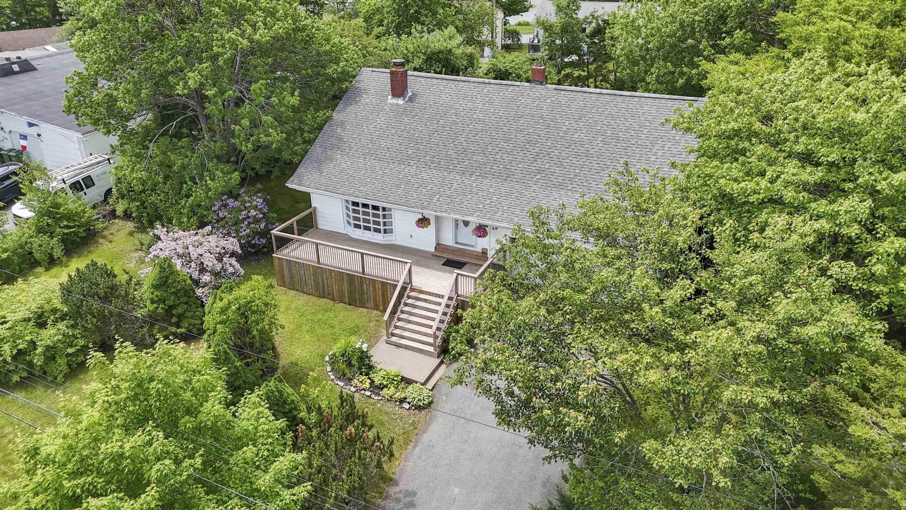 98 Wildwood Boulevard photo #47