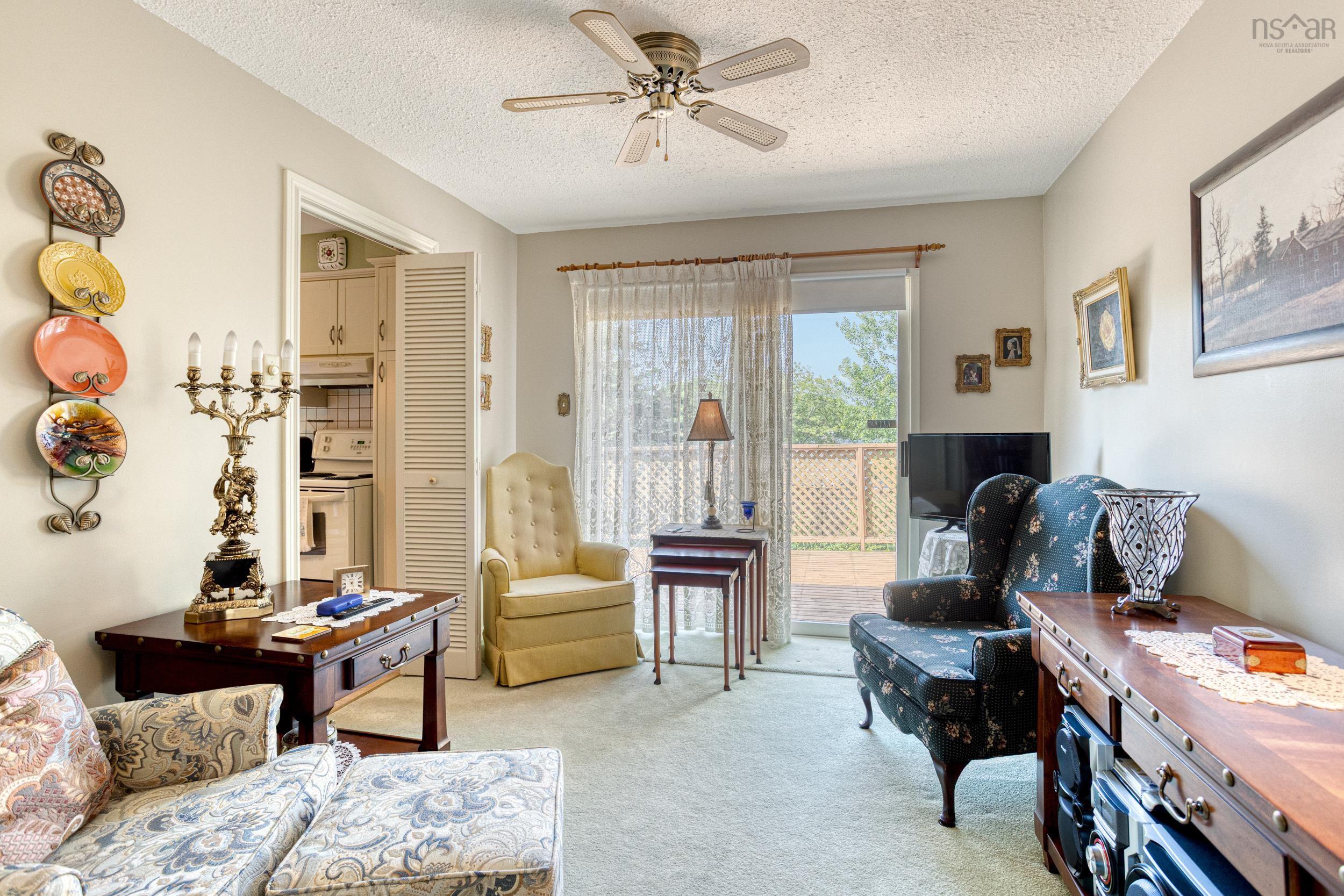 10 Wheatstone Heights photo #13