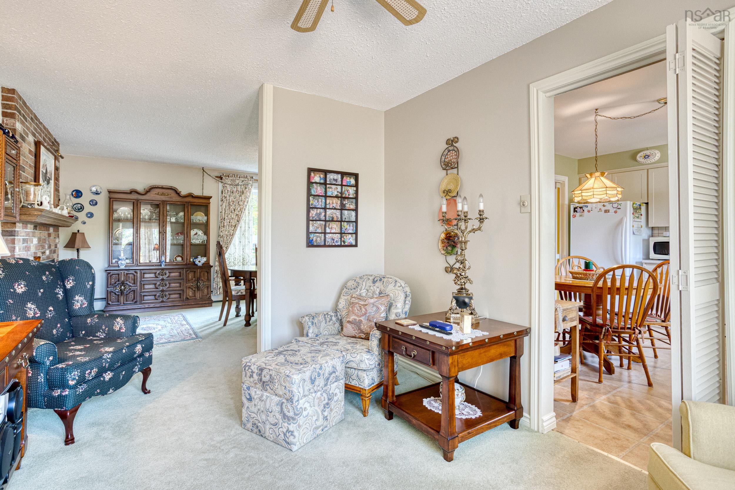 10 Wheatstone Heights photo #14