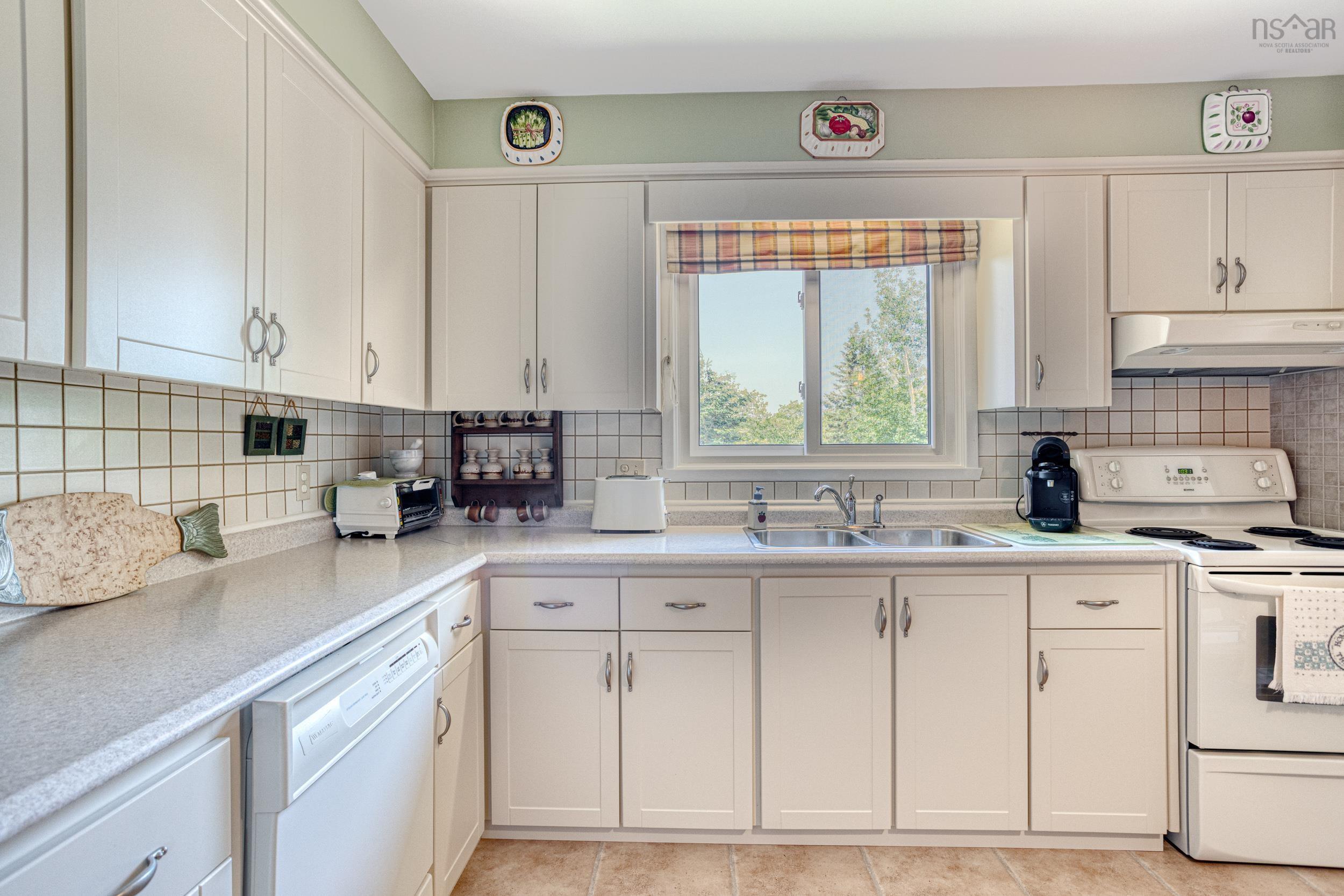 10 Wheatstone Heights photo #15