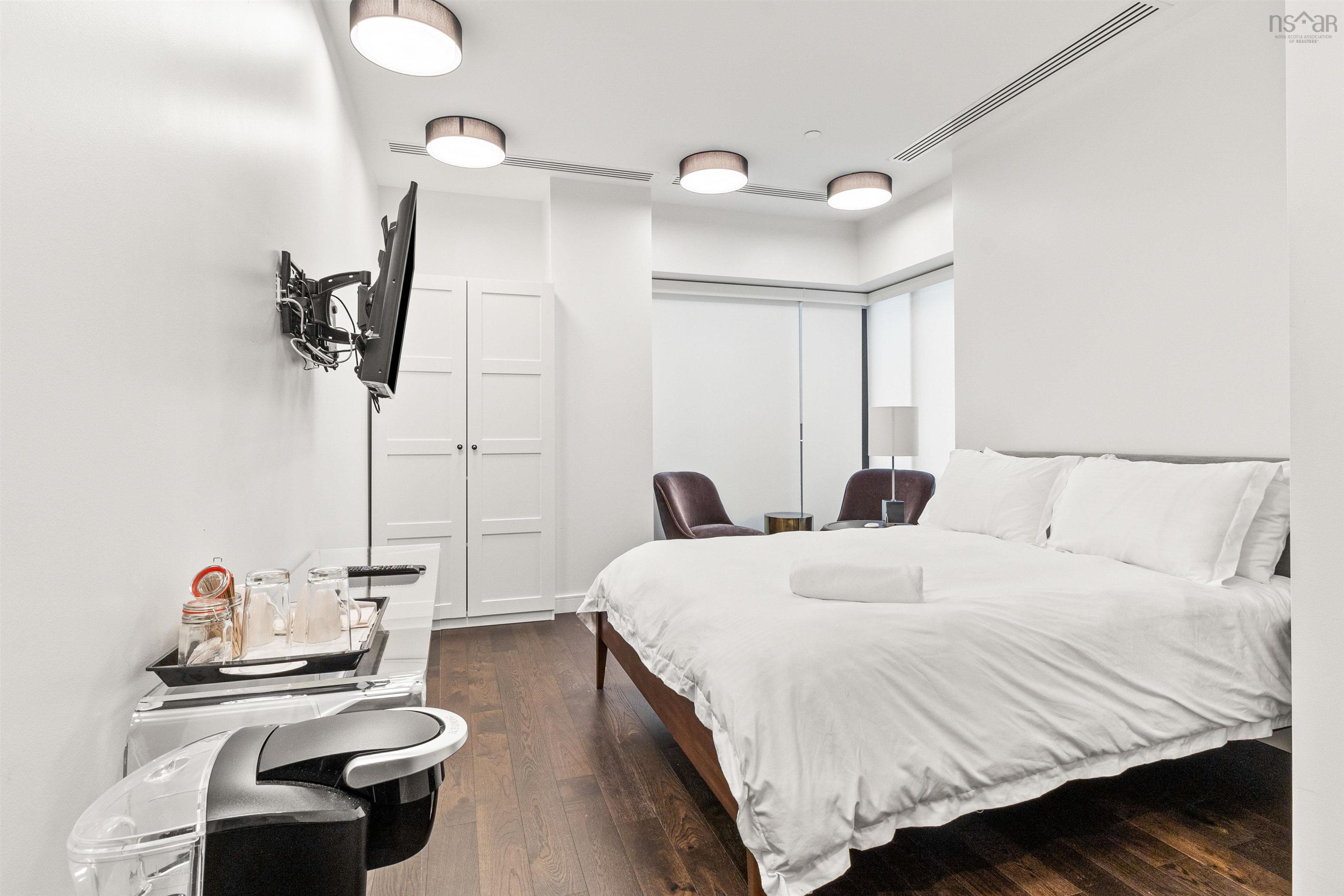 2301 1650 Granville Street photo #48