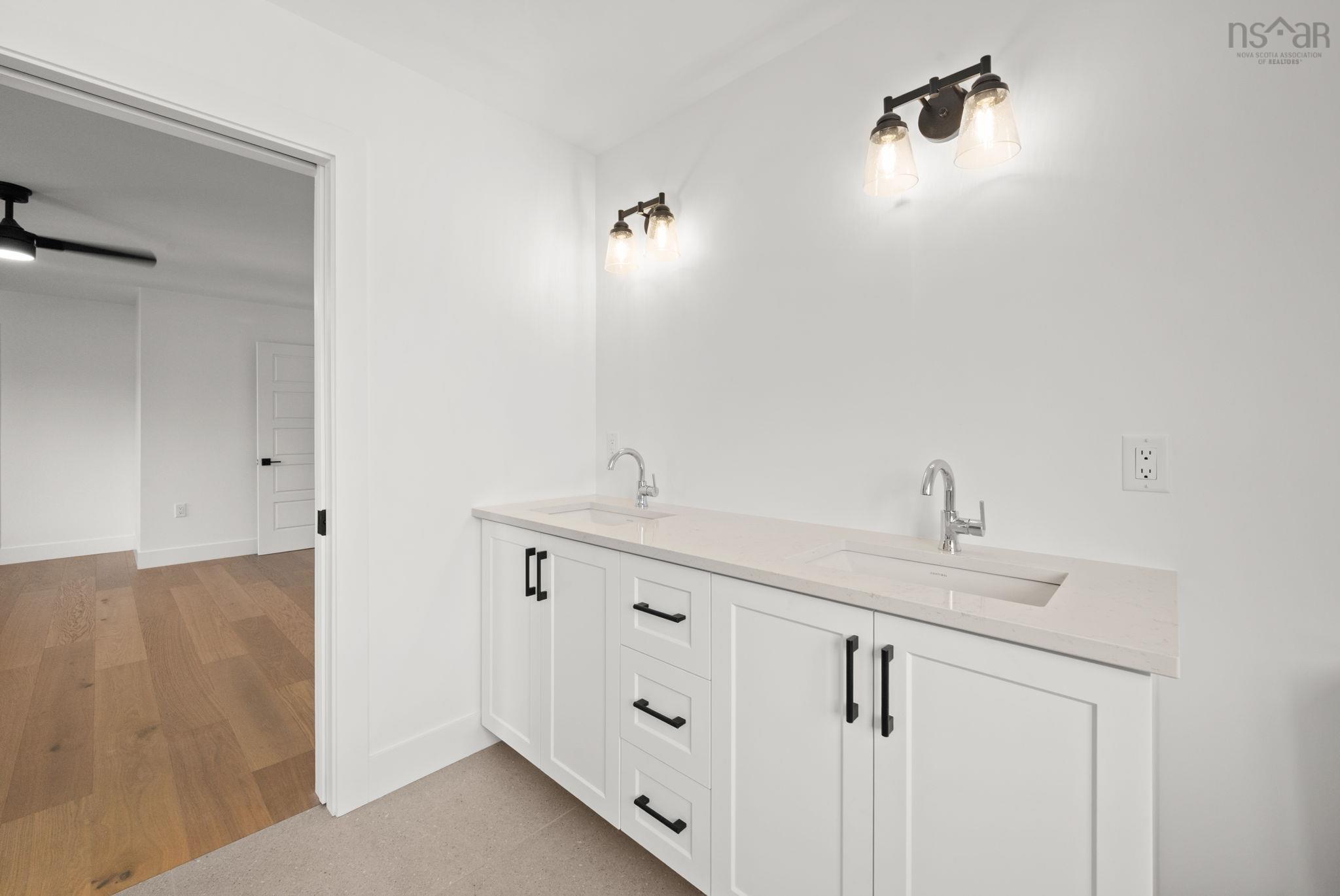 170 Olive Avenue photo #21