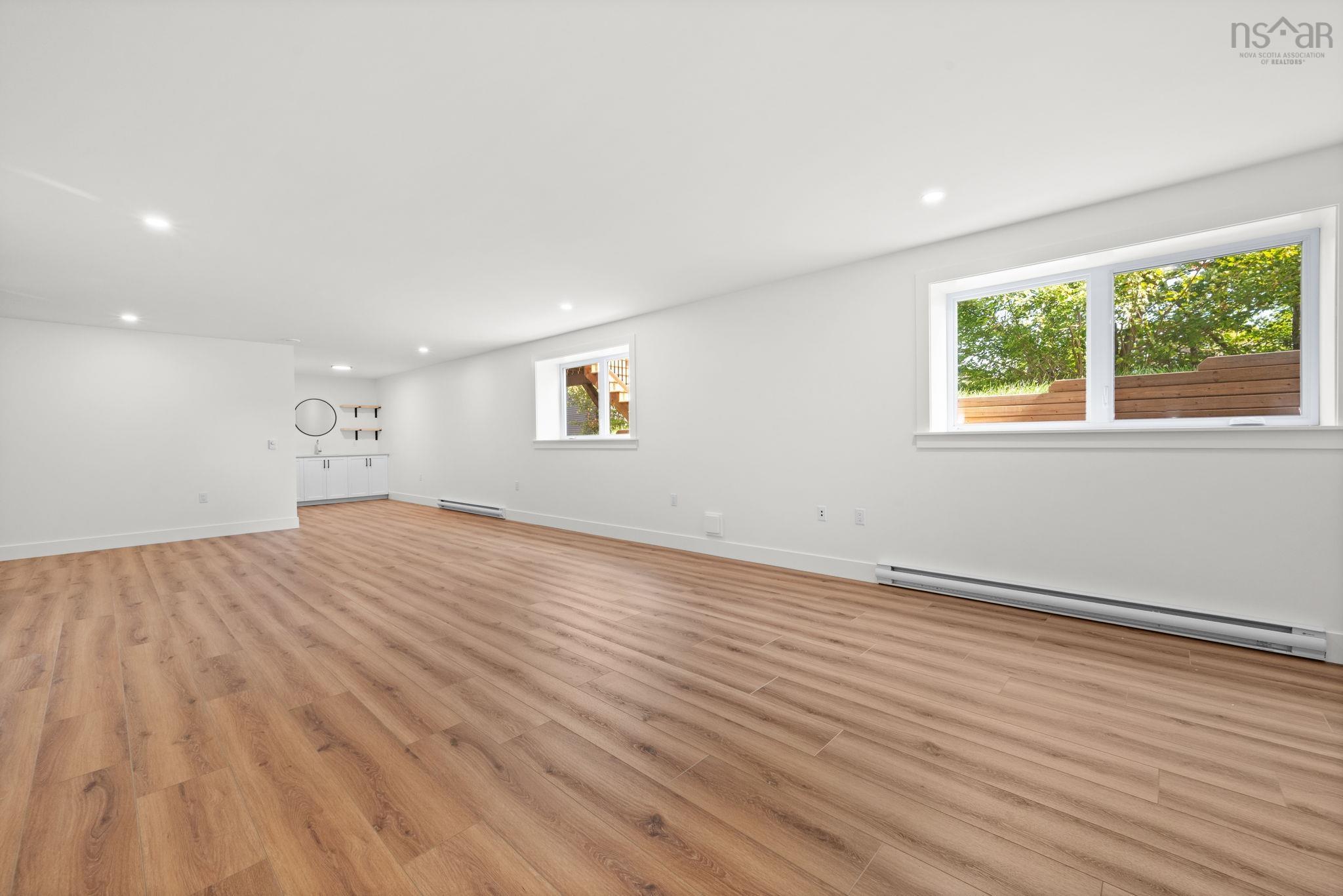 170 Olive Avenue photo #32