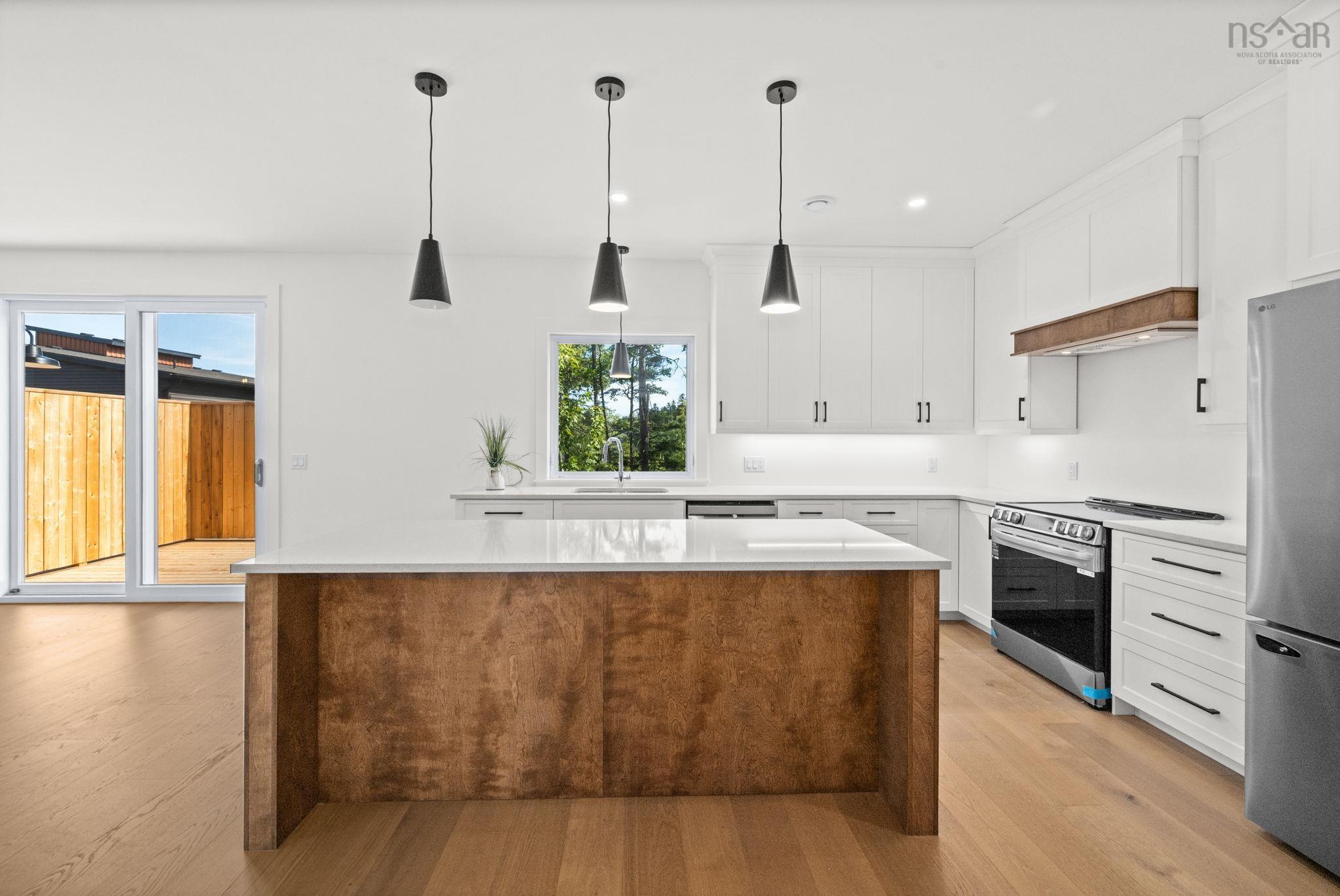 170 Olive Avenue photo #9