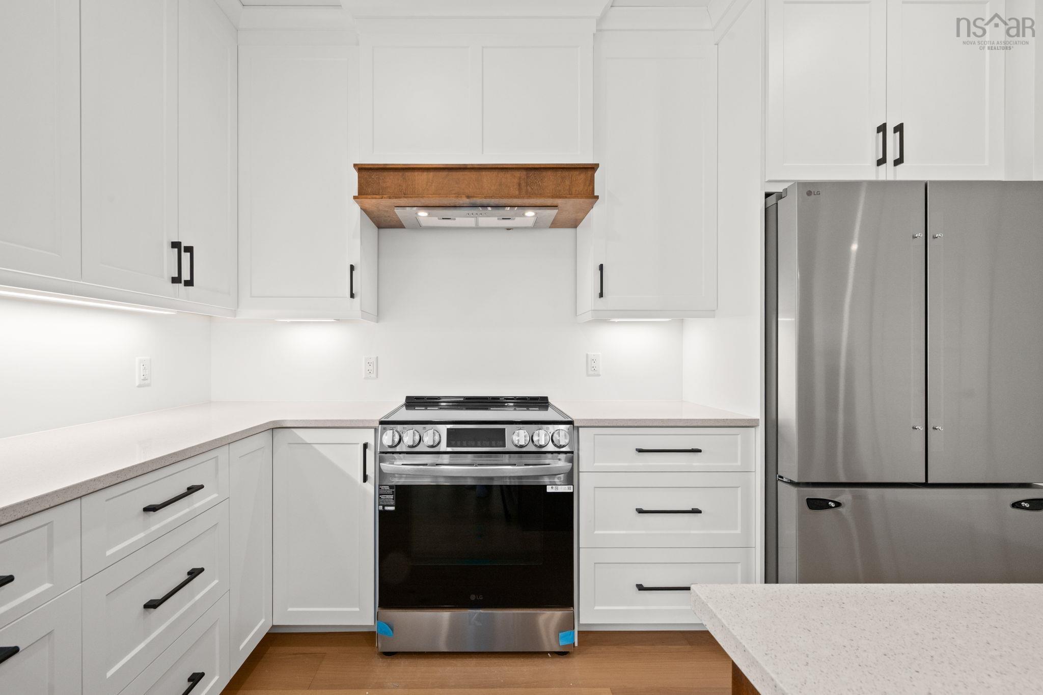 170 Olive Avenue photo #10