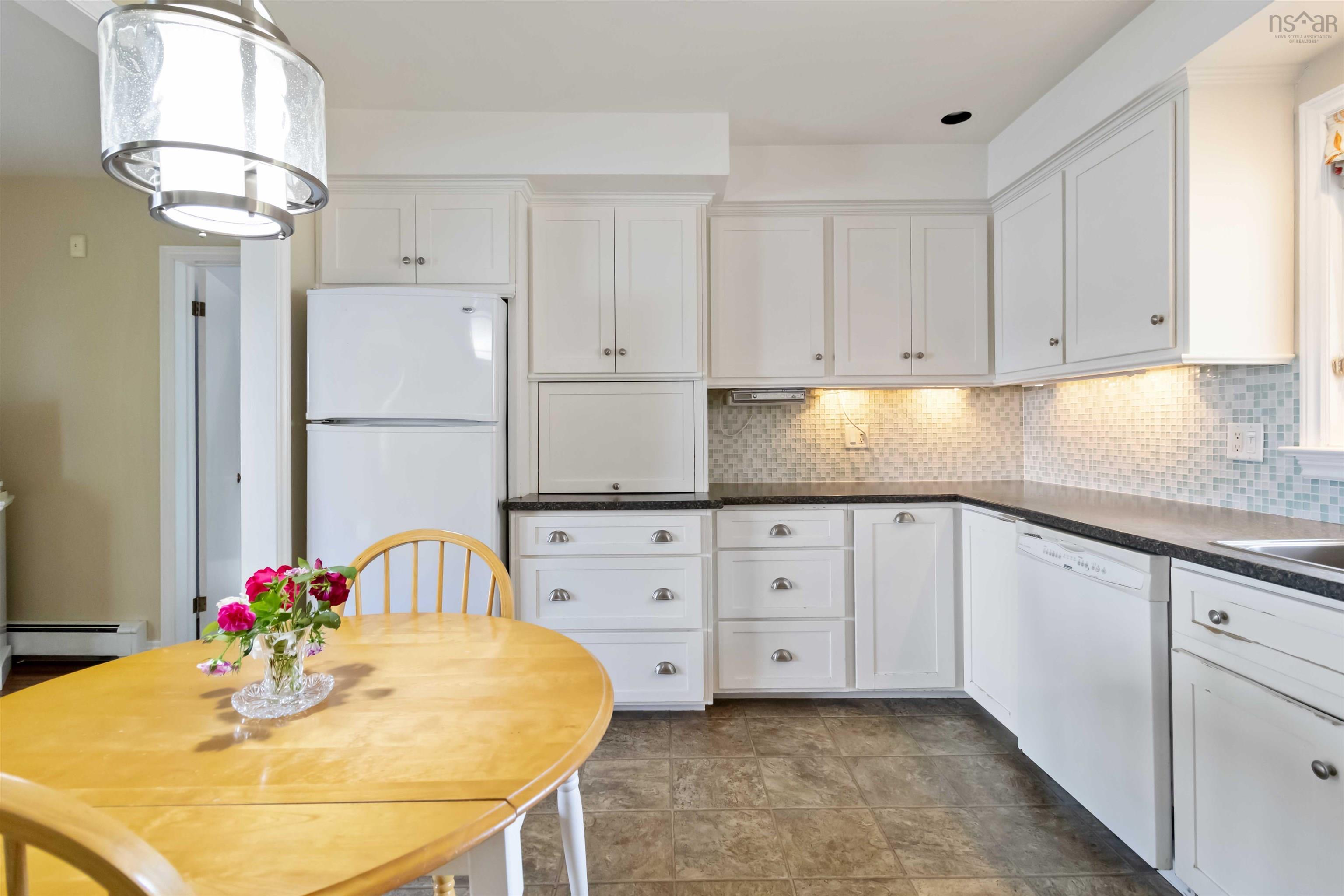 11 Keefe Road photo #26