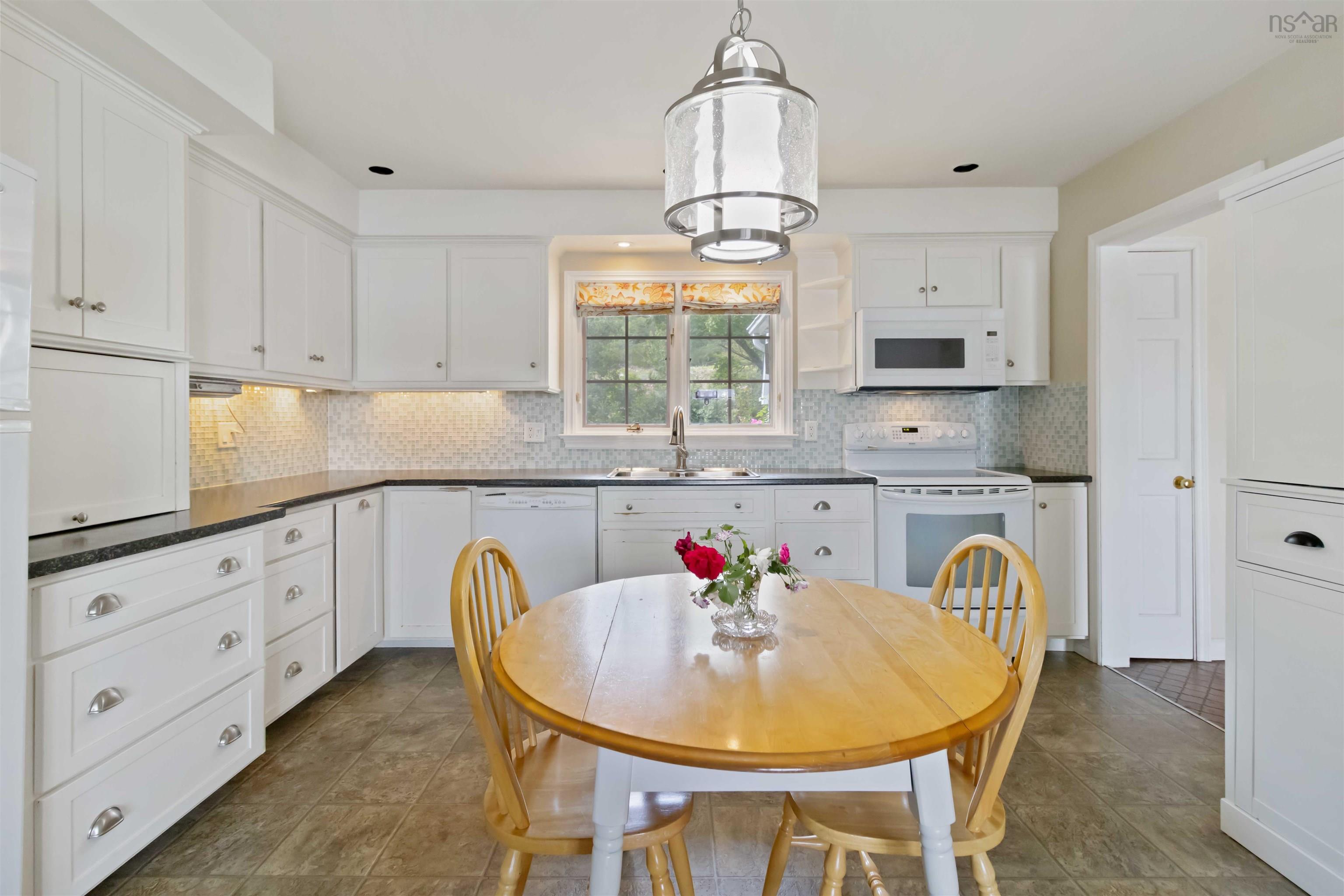 11 Keefe Road photo #27